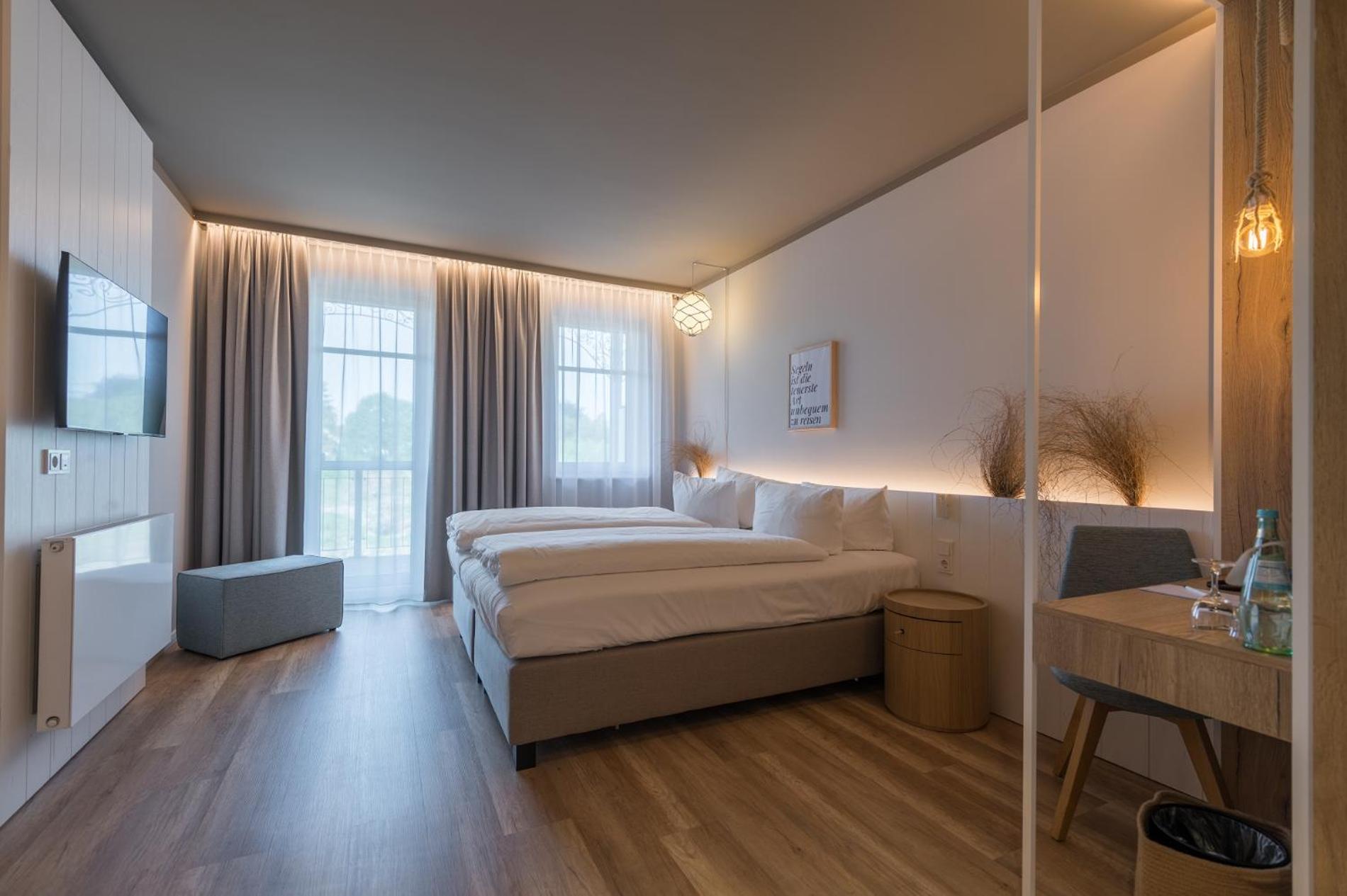 Comfort Double Room  - Land Side - Photo 8