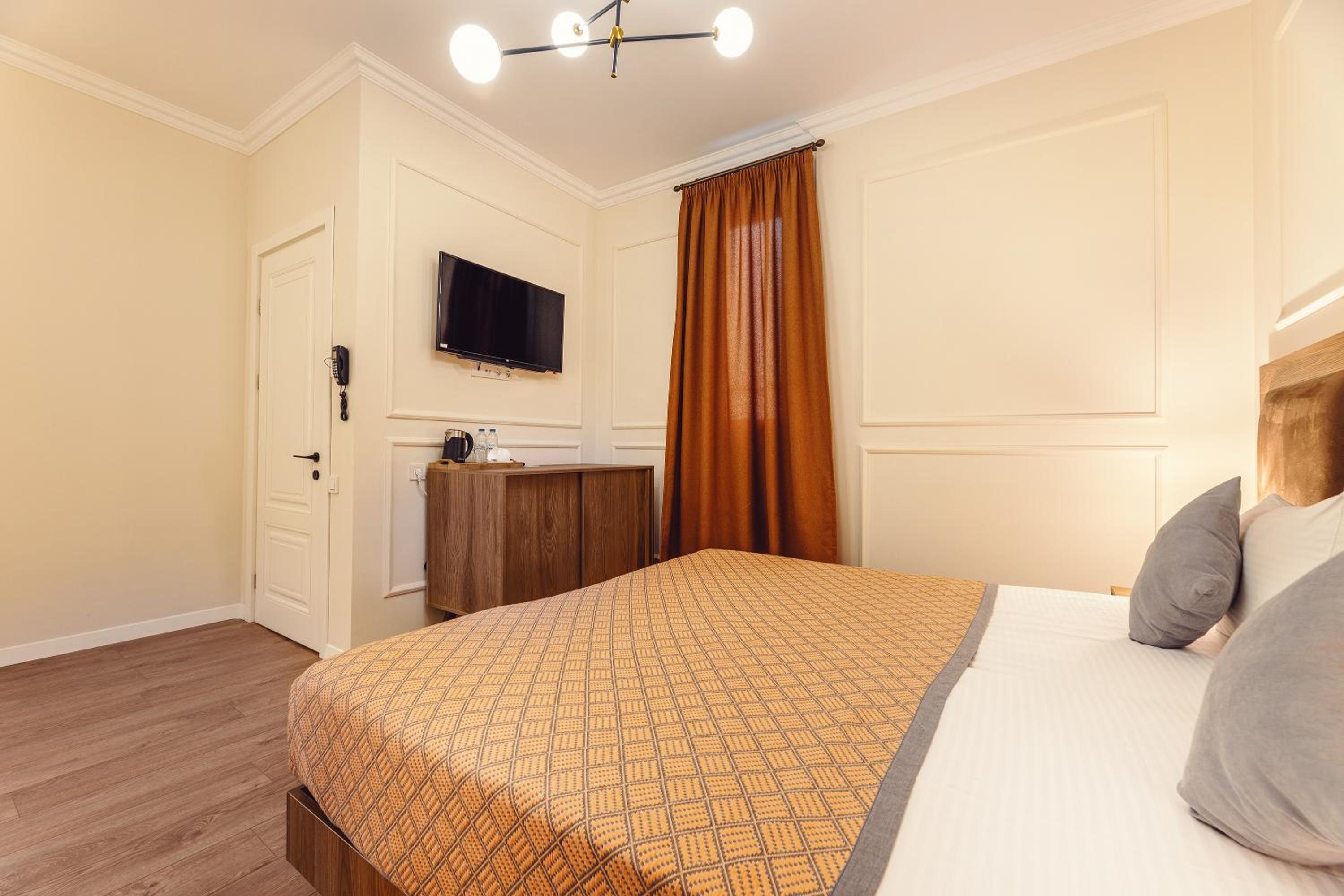 Standard Double or Twin Room photo 1