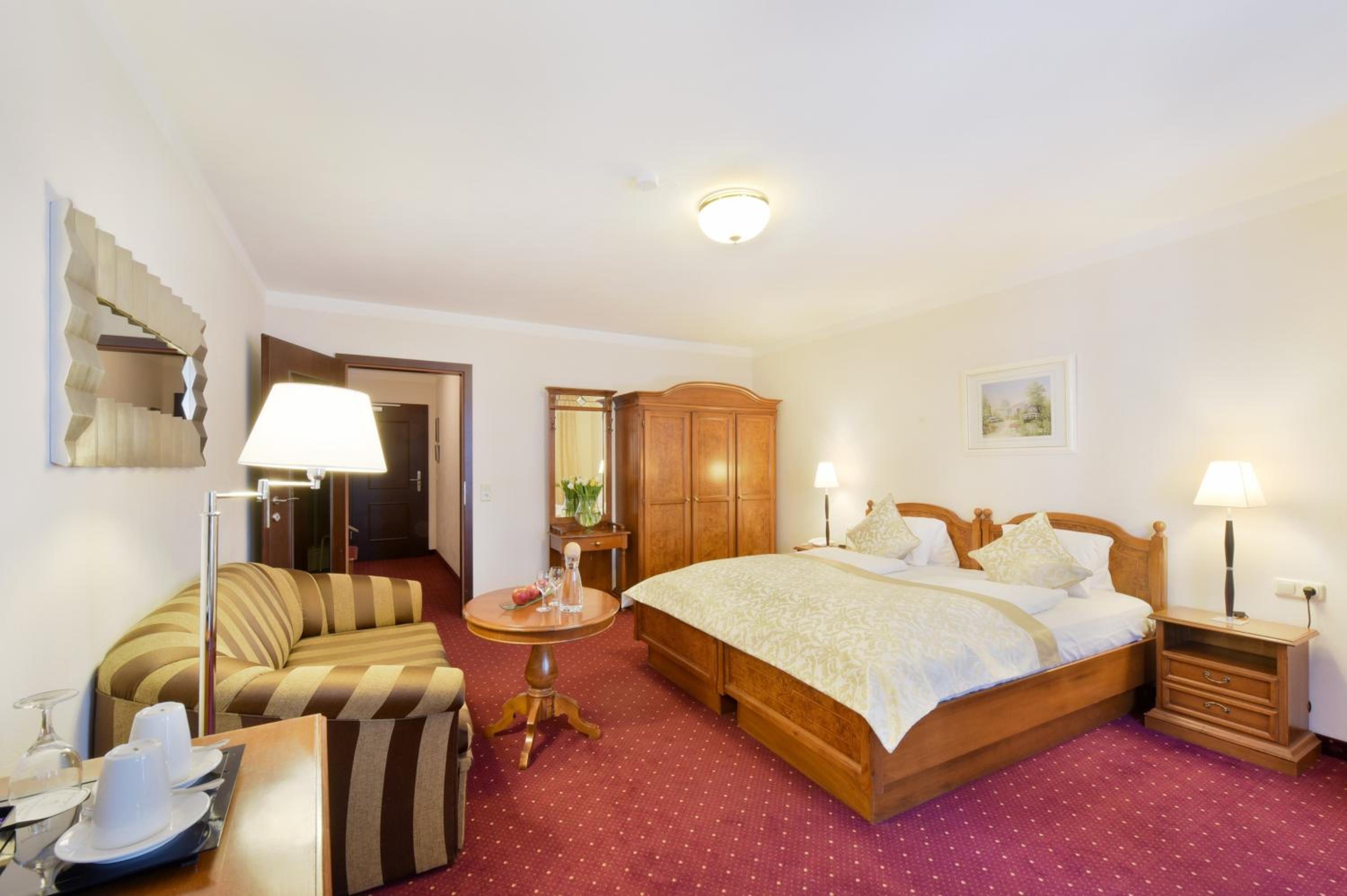 Standard Double Room - Photo 8