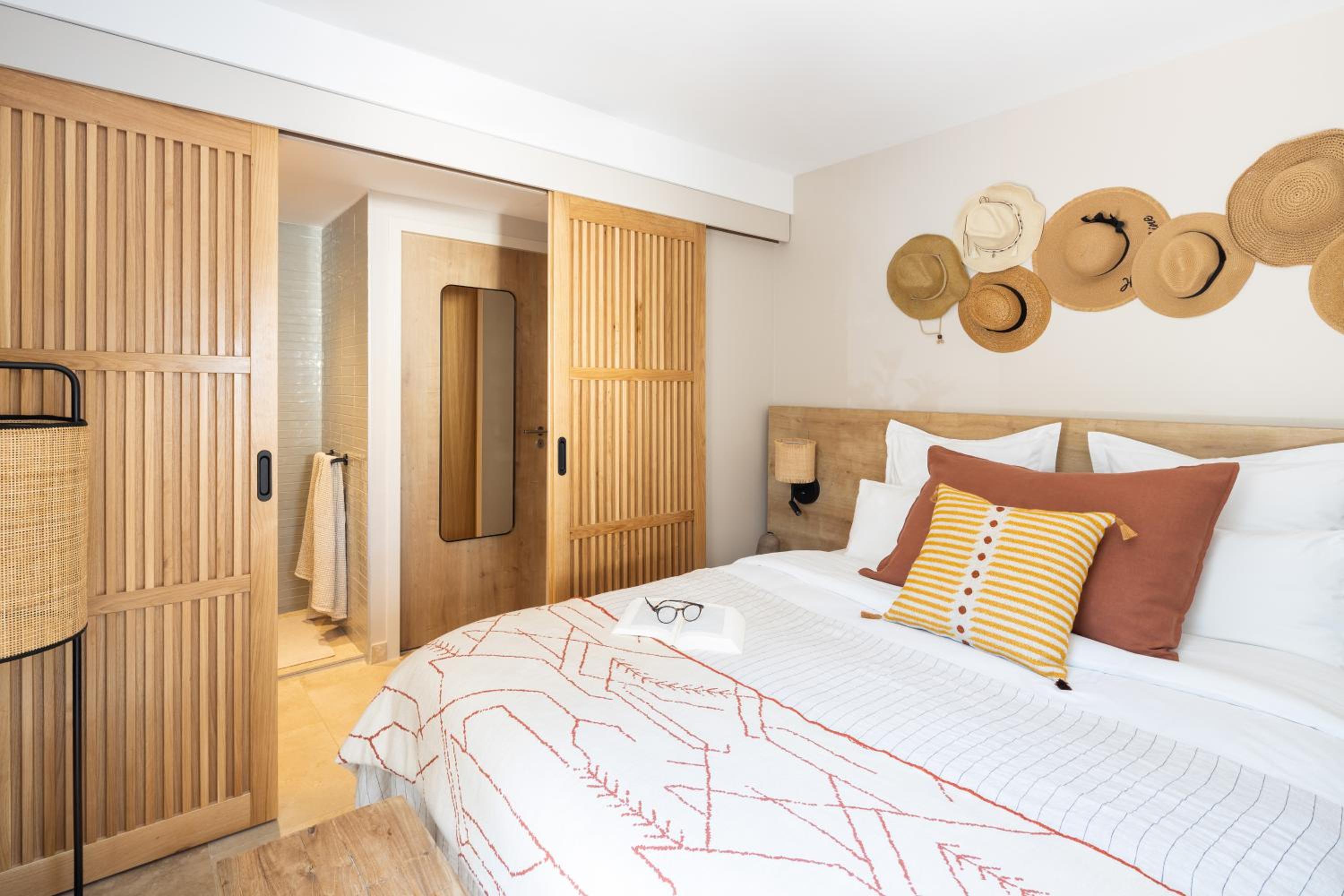 Small Double Room - Photo 1