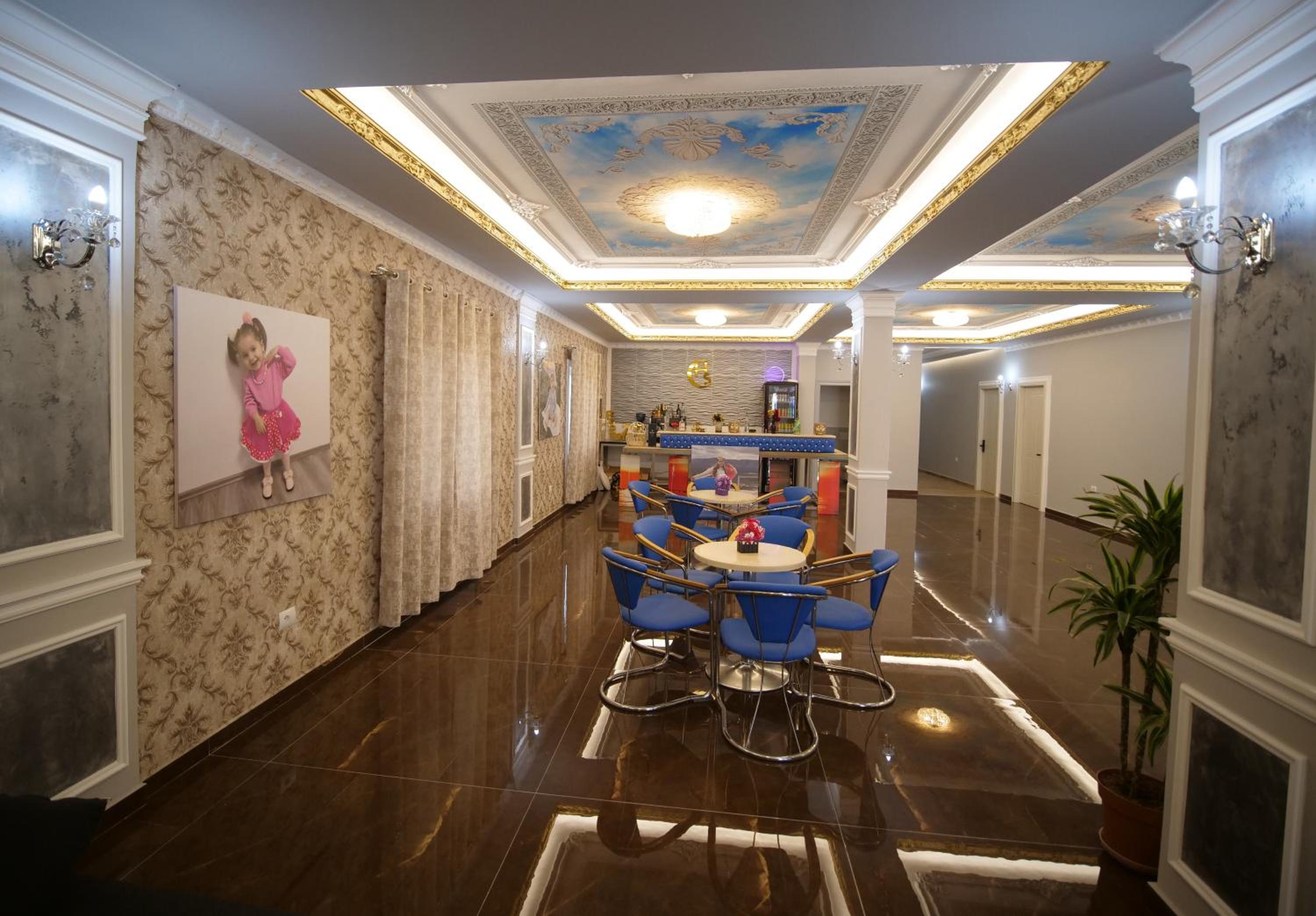 Suite with Garden View