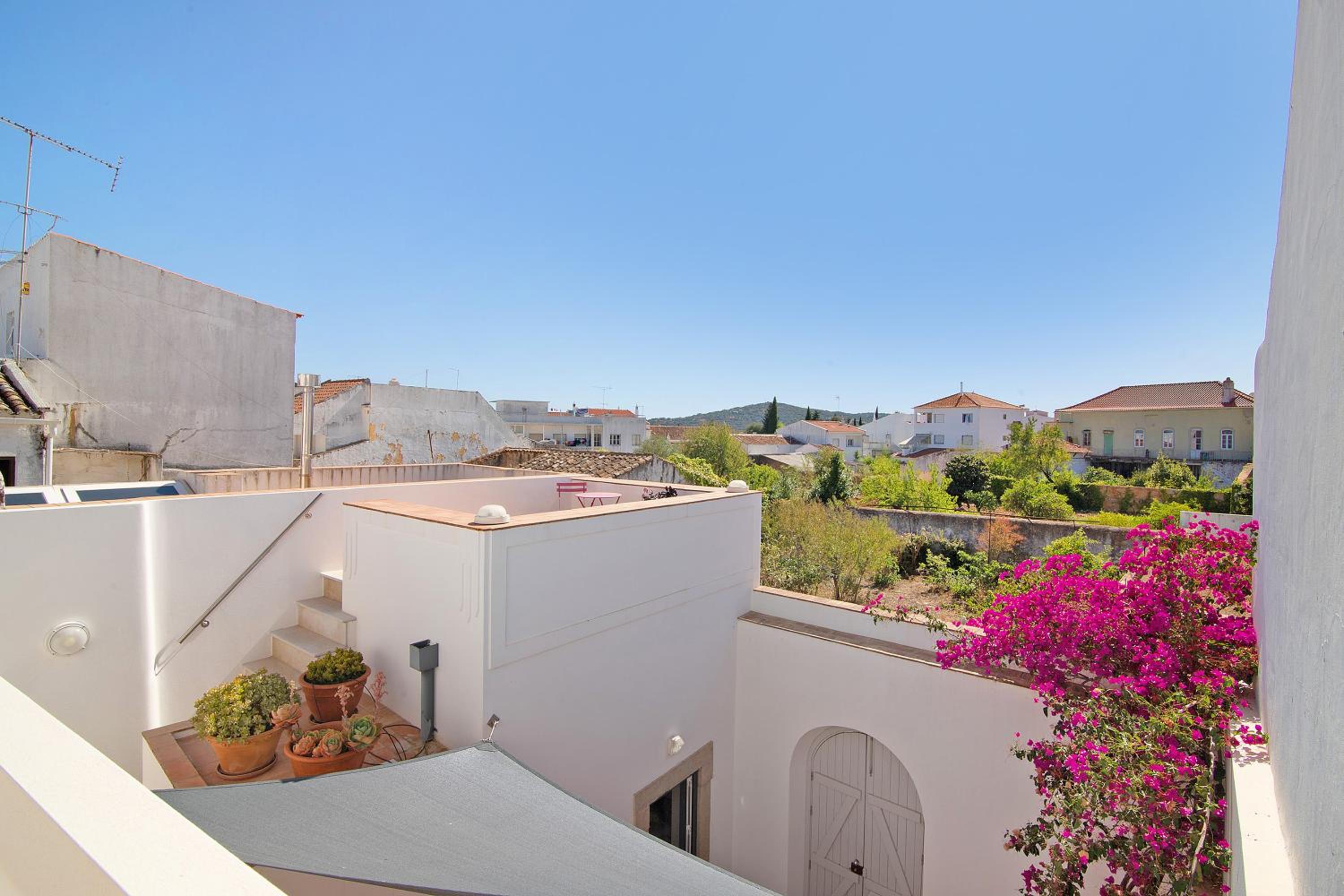 Villa photo 3