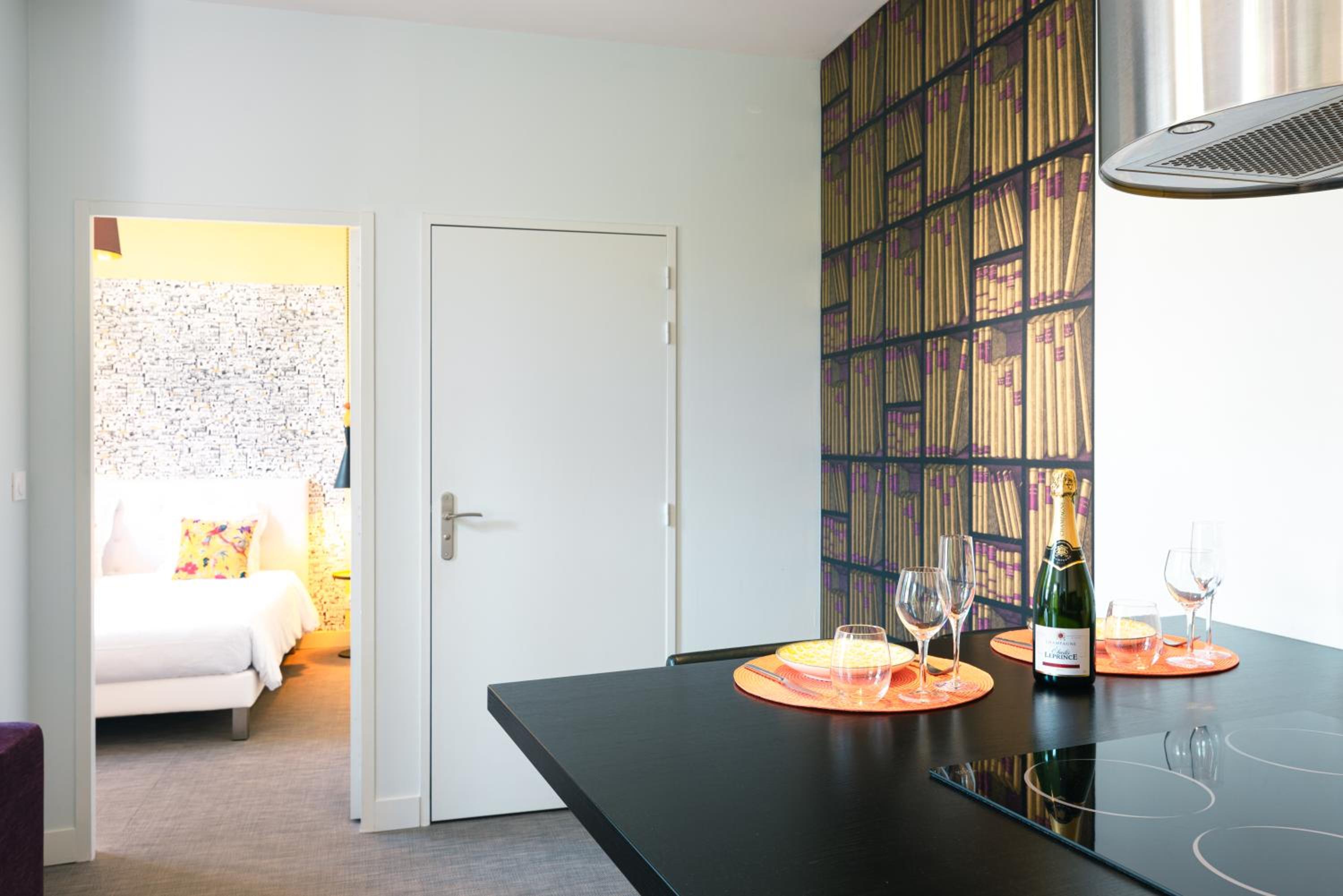 Apartment with Garden View - Photo 2