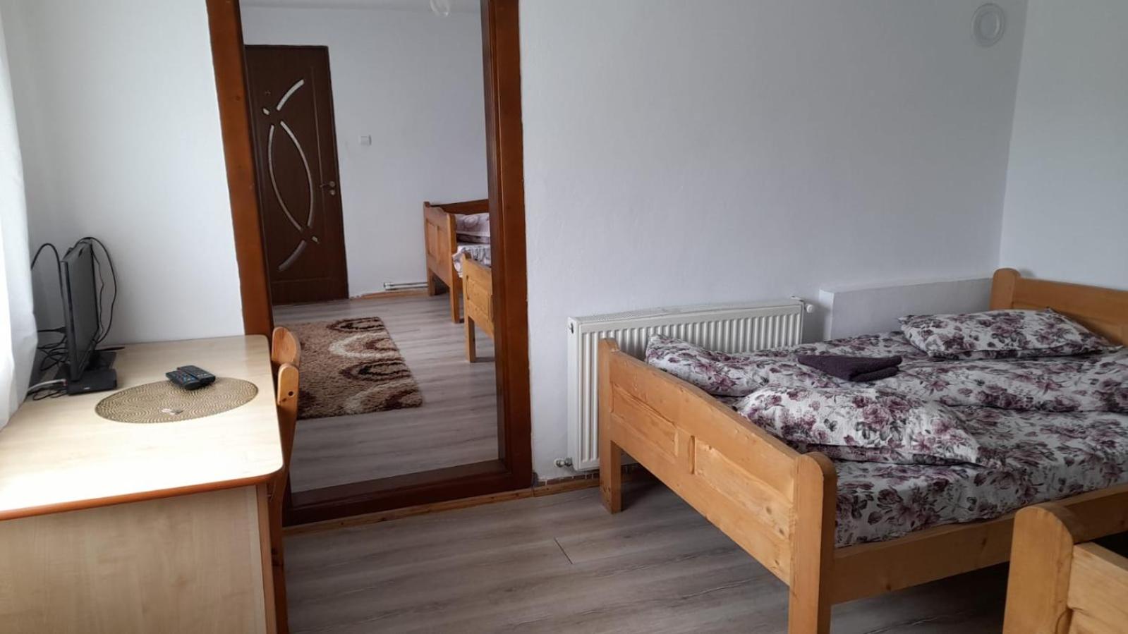 Seven-Bedroom House photo 1