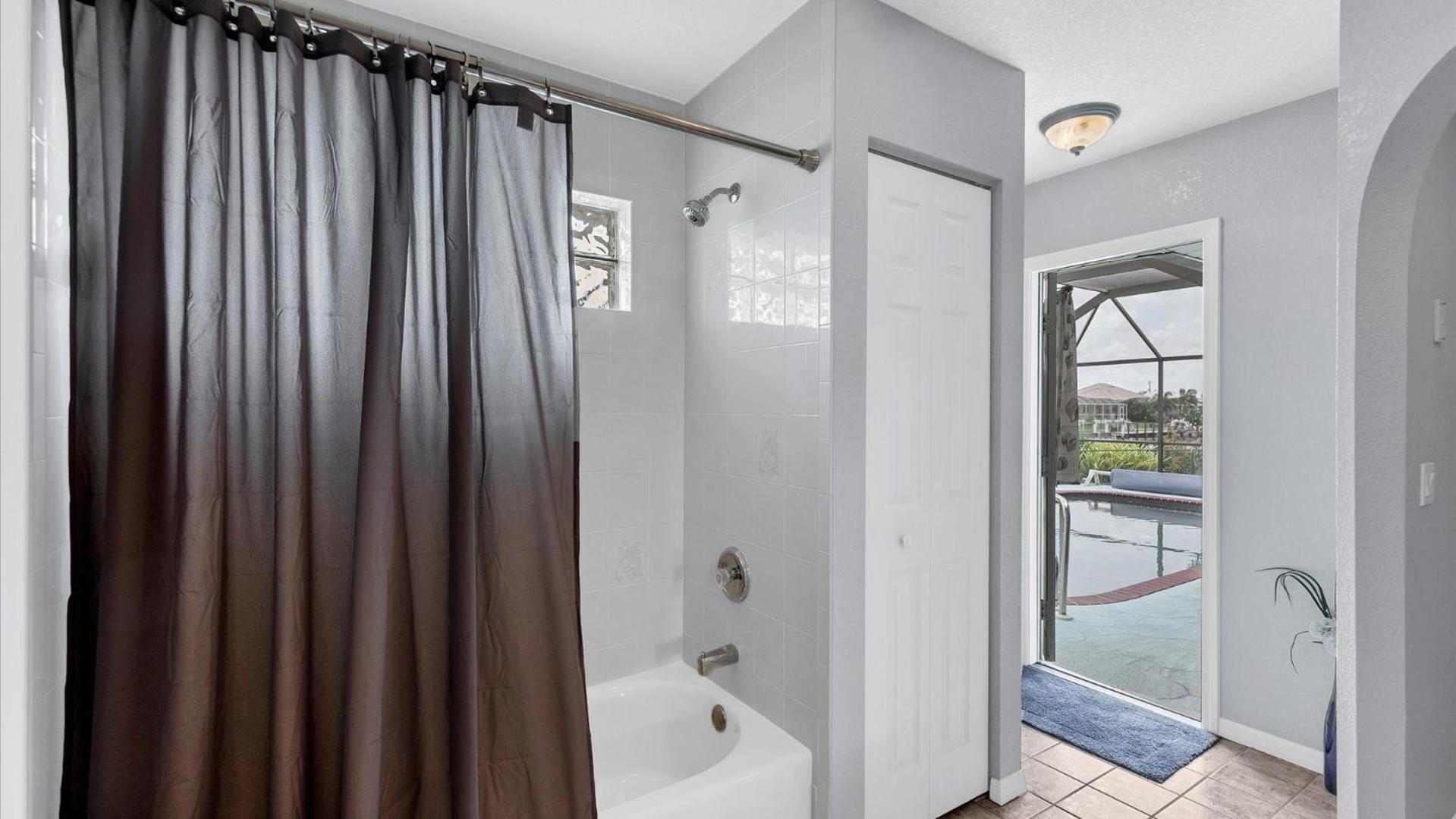 Three-Bedroom House photo 2