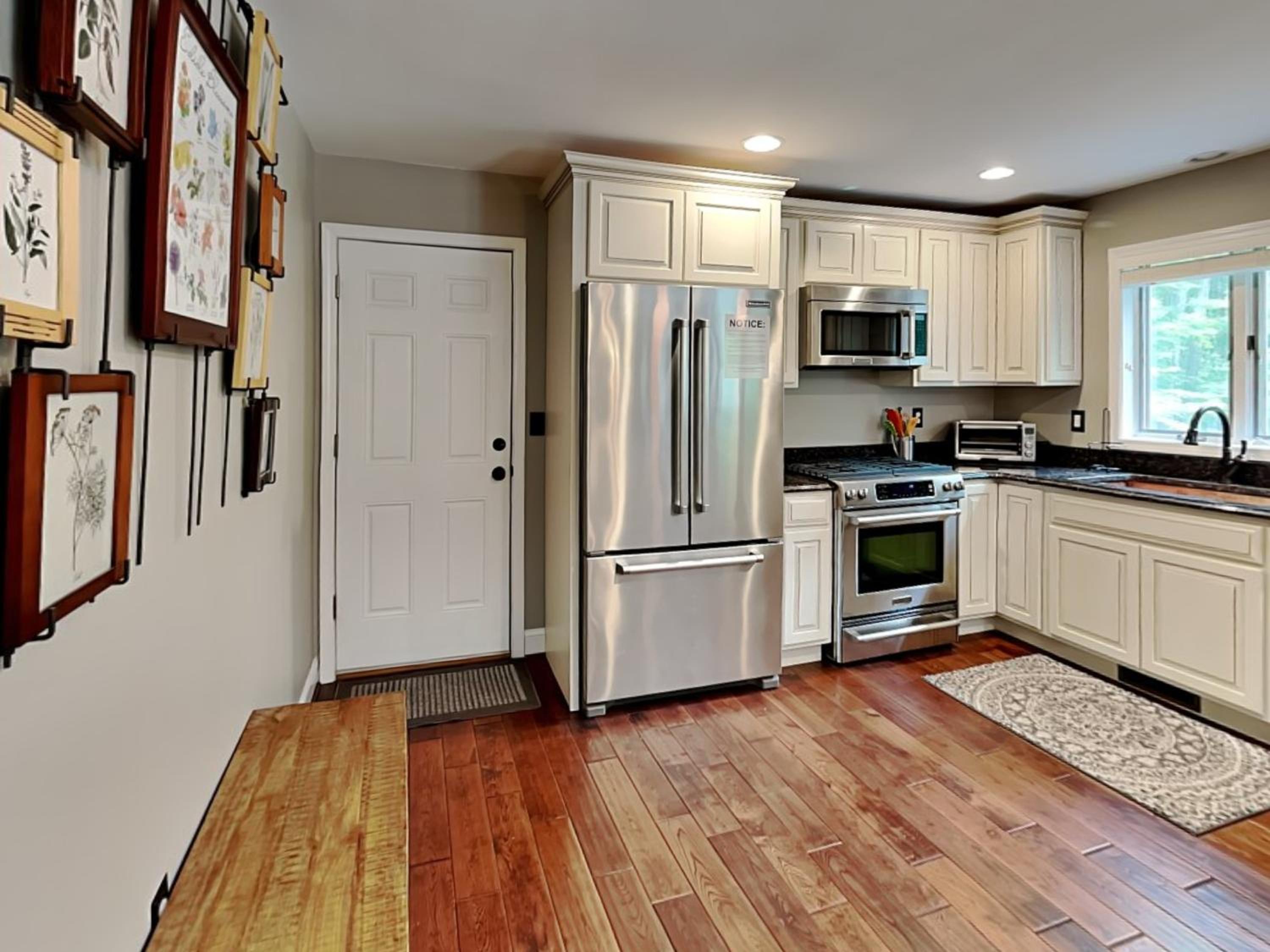 Four-Bedroom House photo 3
