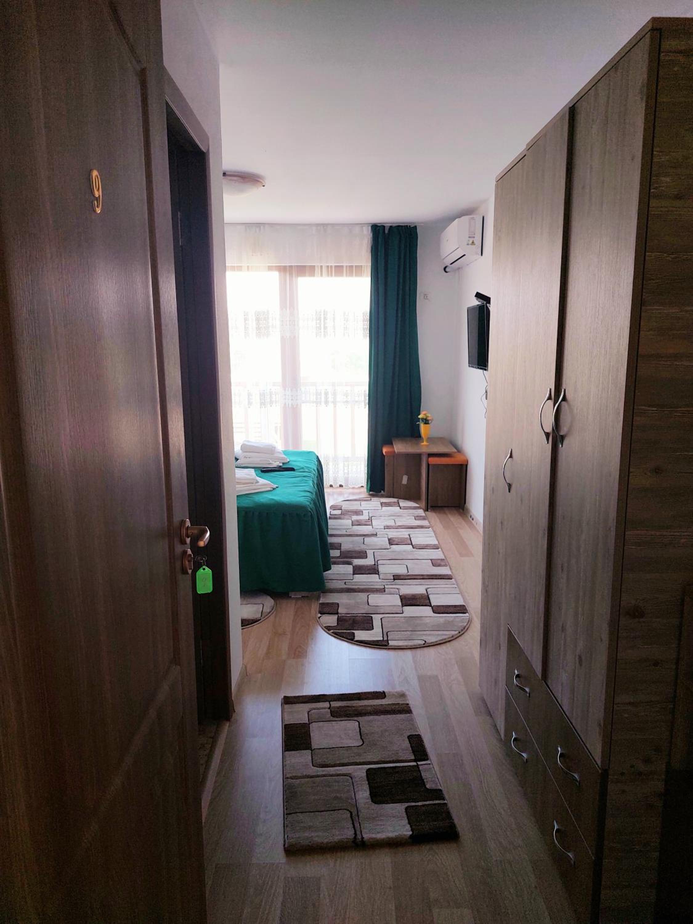 Standard Twin Room with Garden View - Photo 10