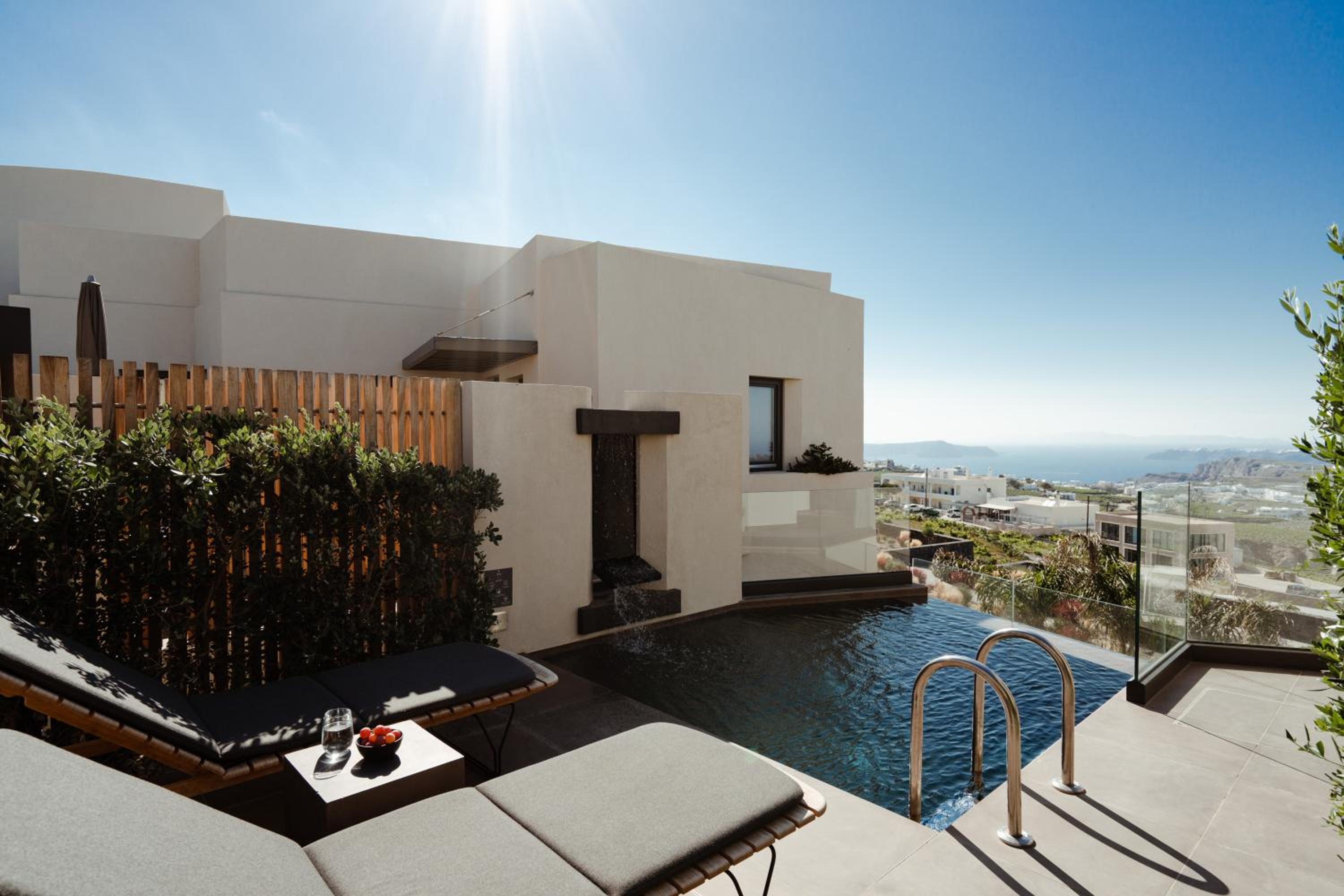 Elegant Two Bedroom Suite with Private Pool and Caldera View - Photo 11