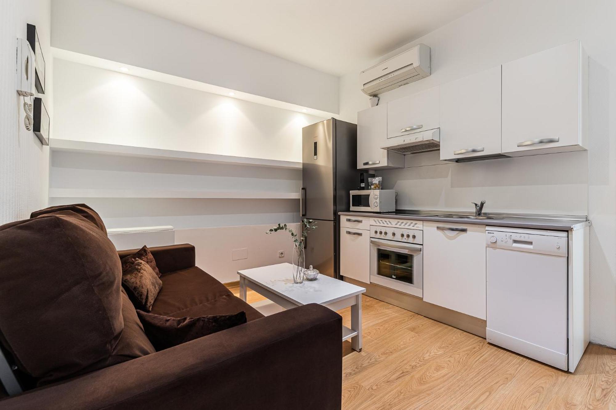 One-Bedroom Apartment photo 3