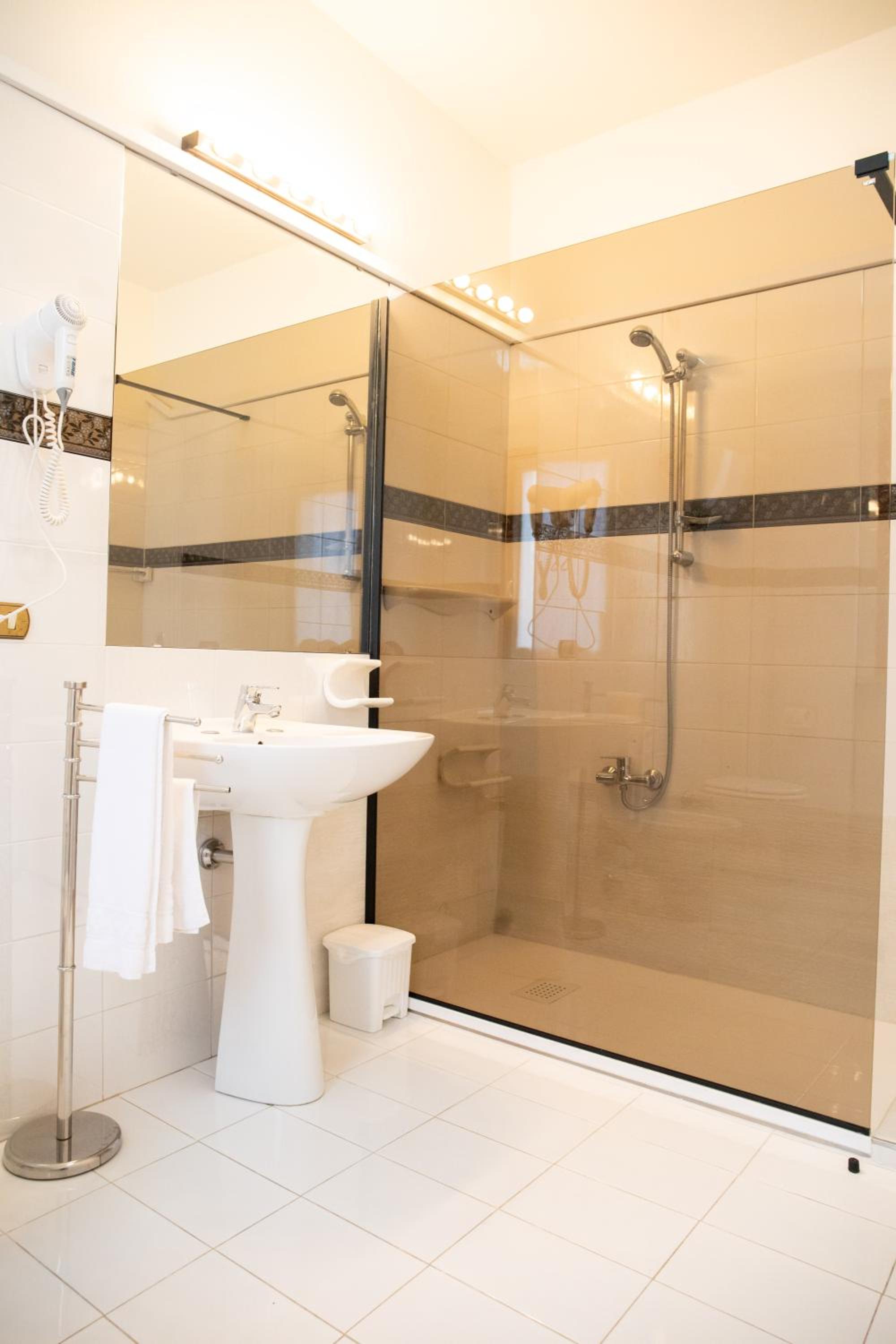 Triple Room - Photo 4