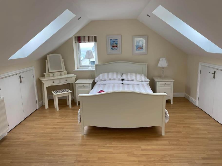 Four-Bedroom House photo 1