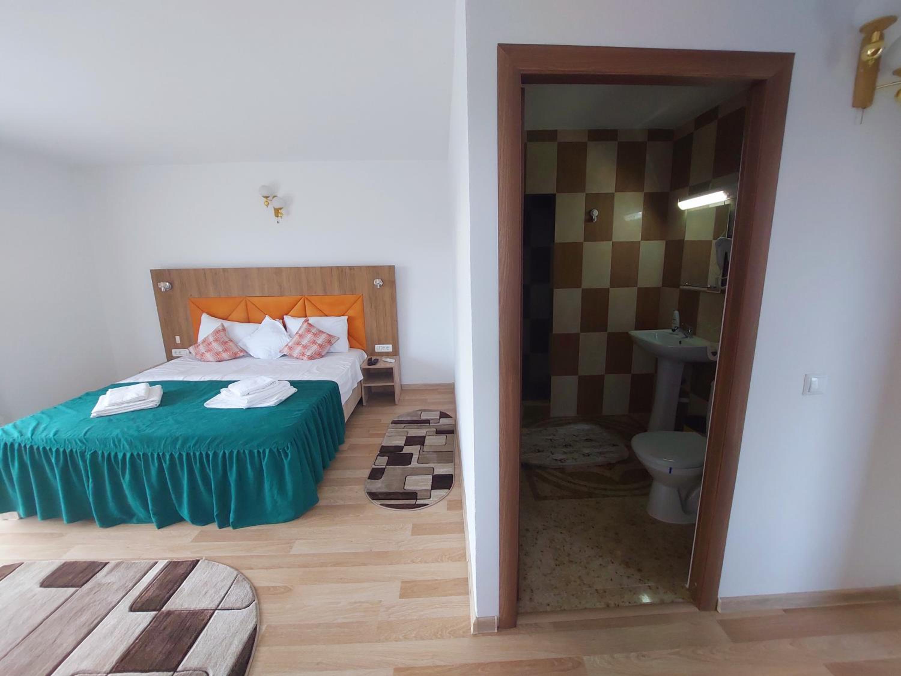 Double Room with Garden View - Photo 13