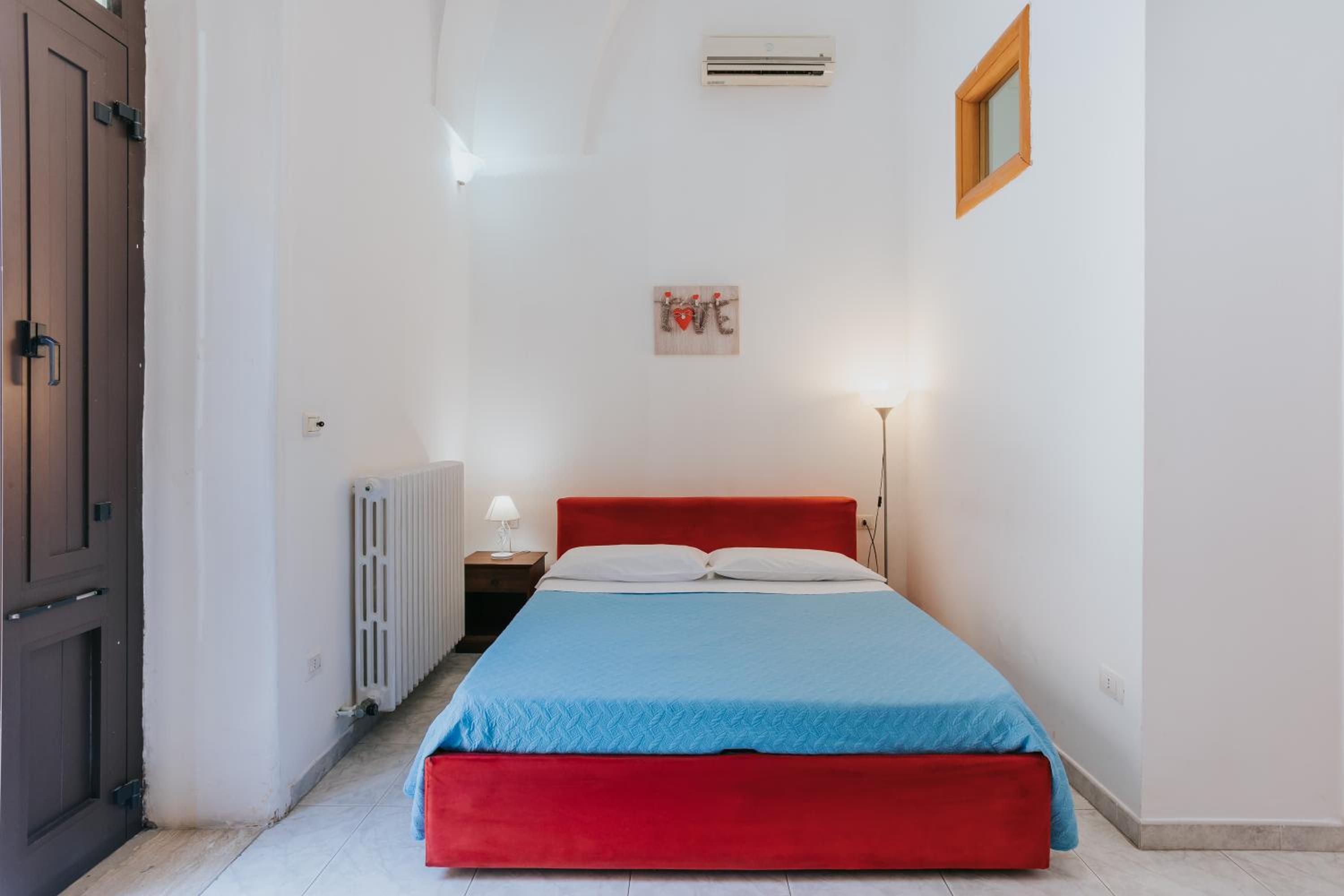 Budget Double Room - Photo 8