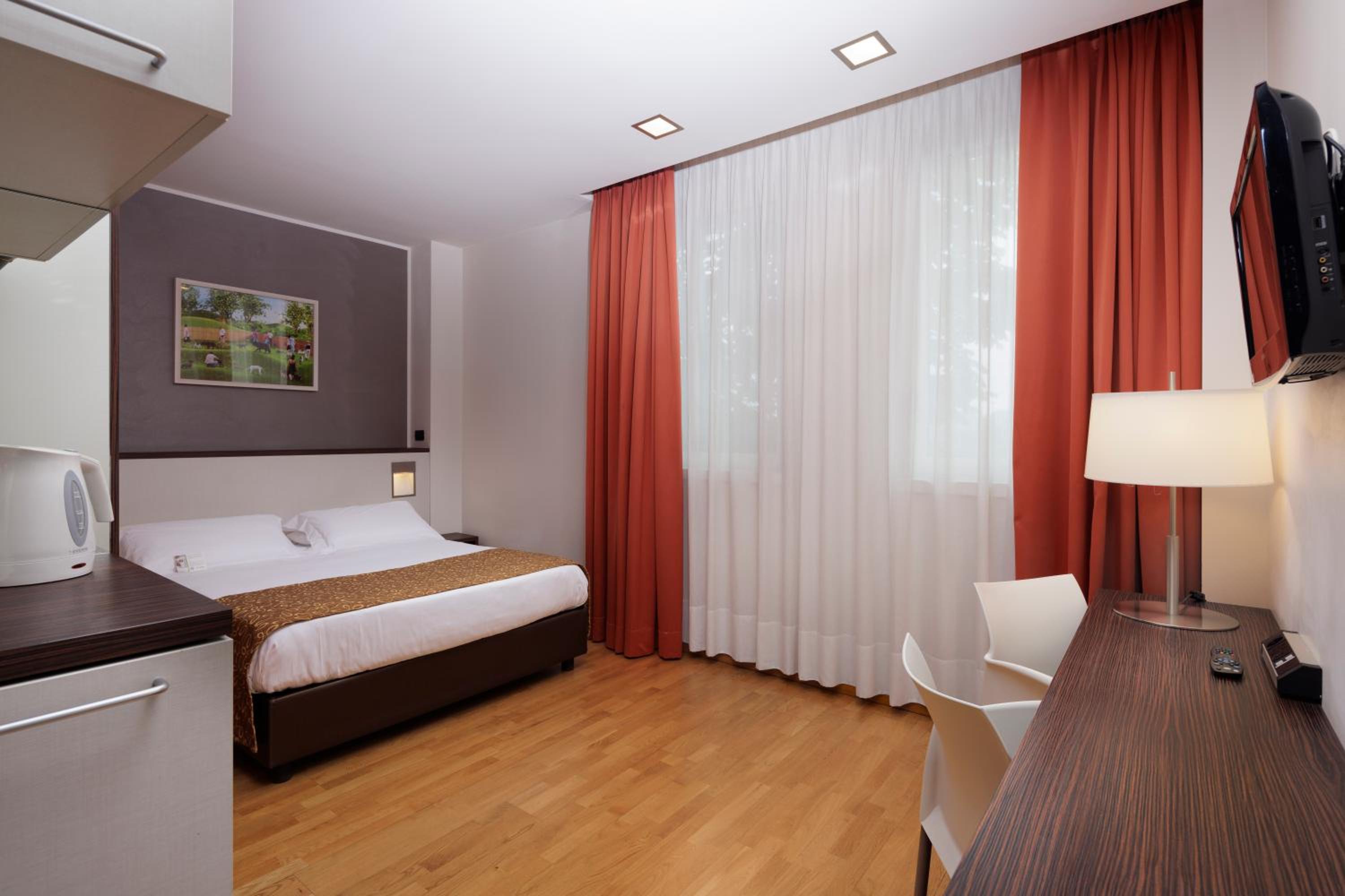Standard Queen Room - Photo 1