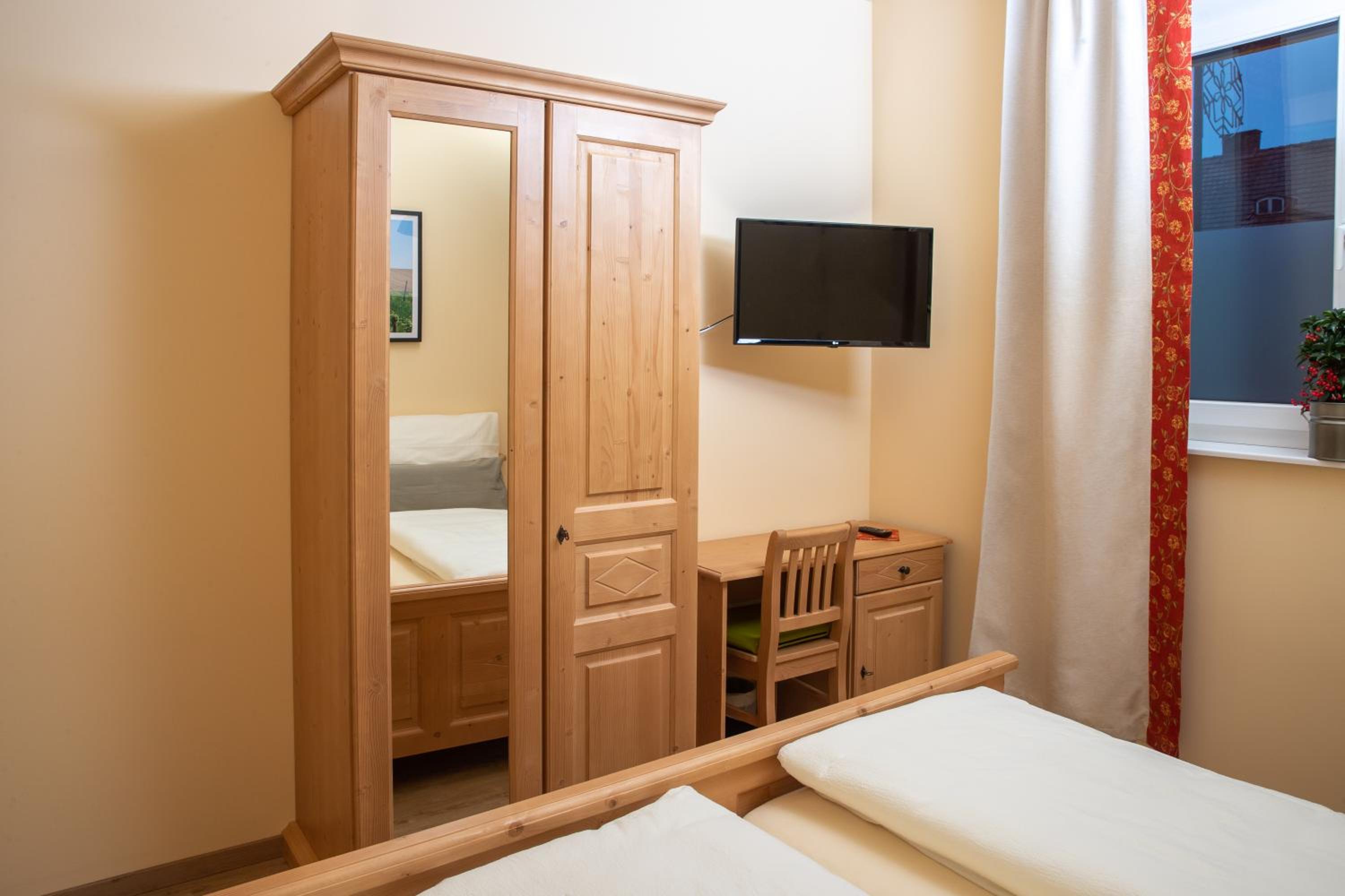 Double Room with Private Bathroom photo 1