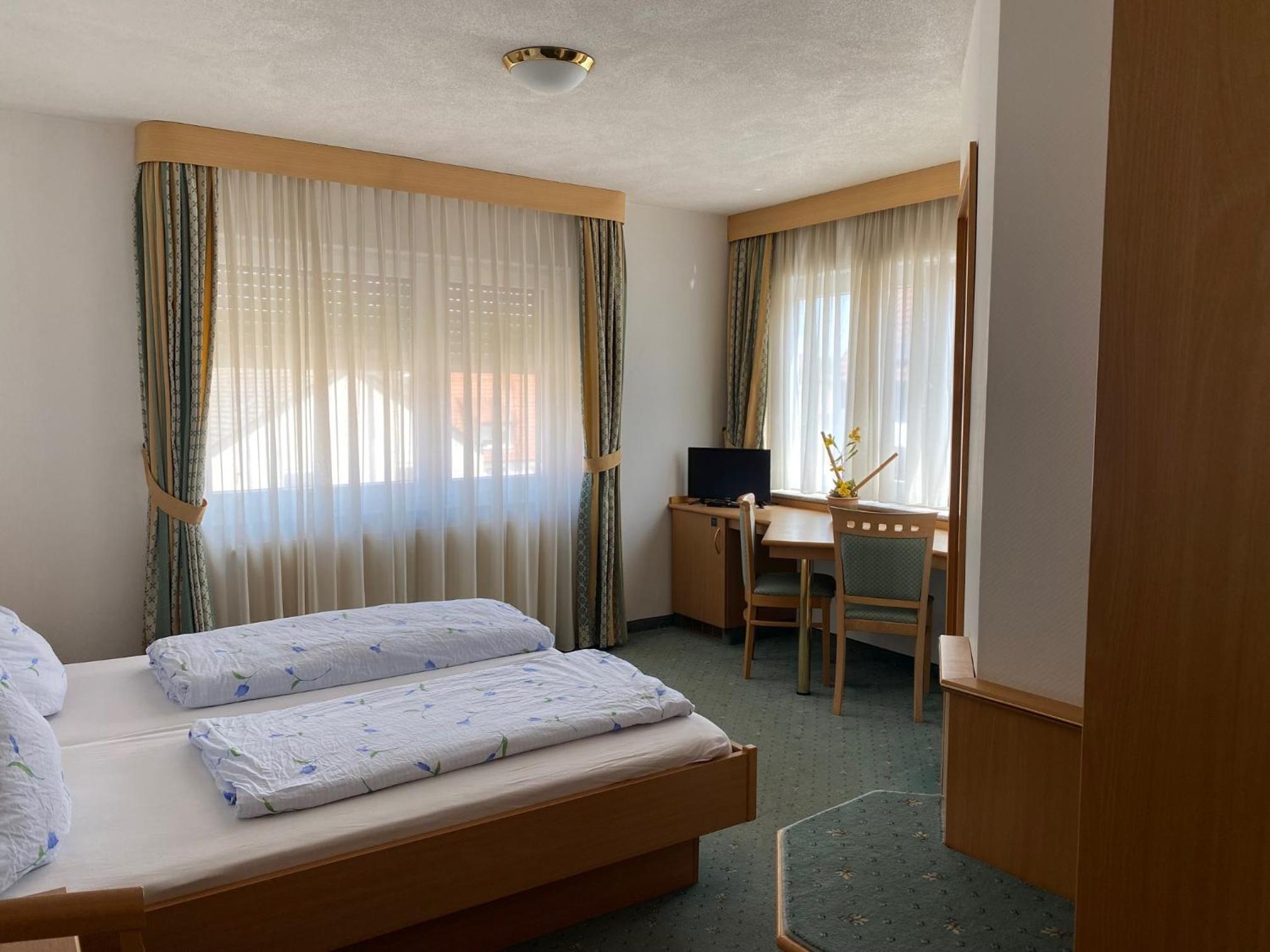 Double Room with Private Bathroom photo 1