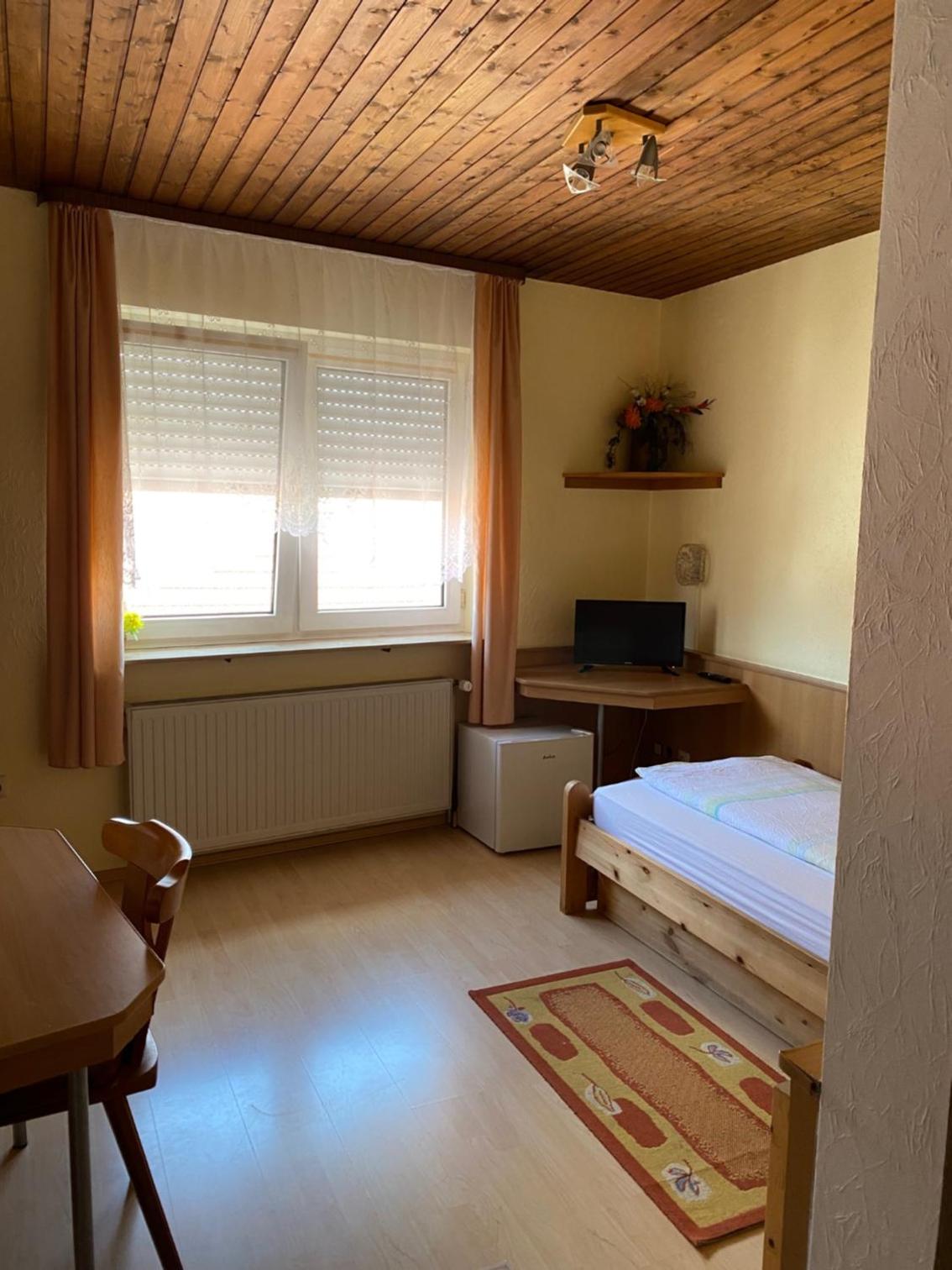 Single Room with Private Bathroom photo 2