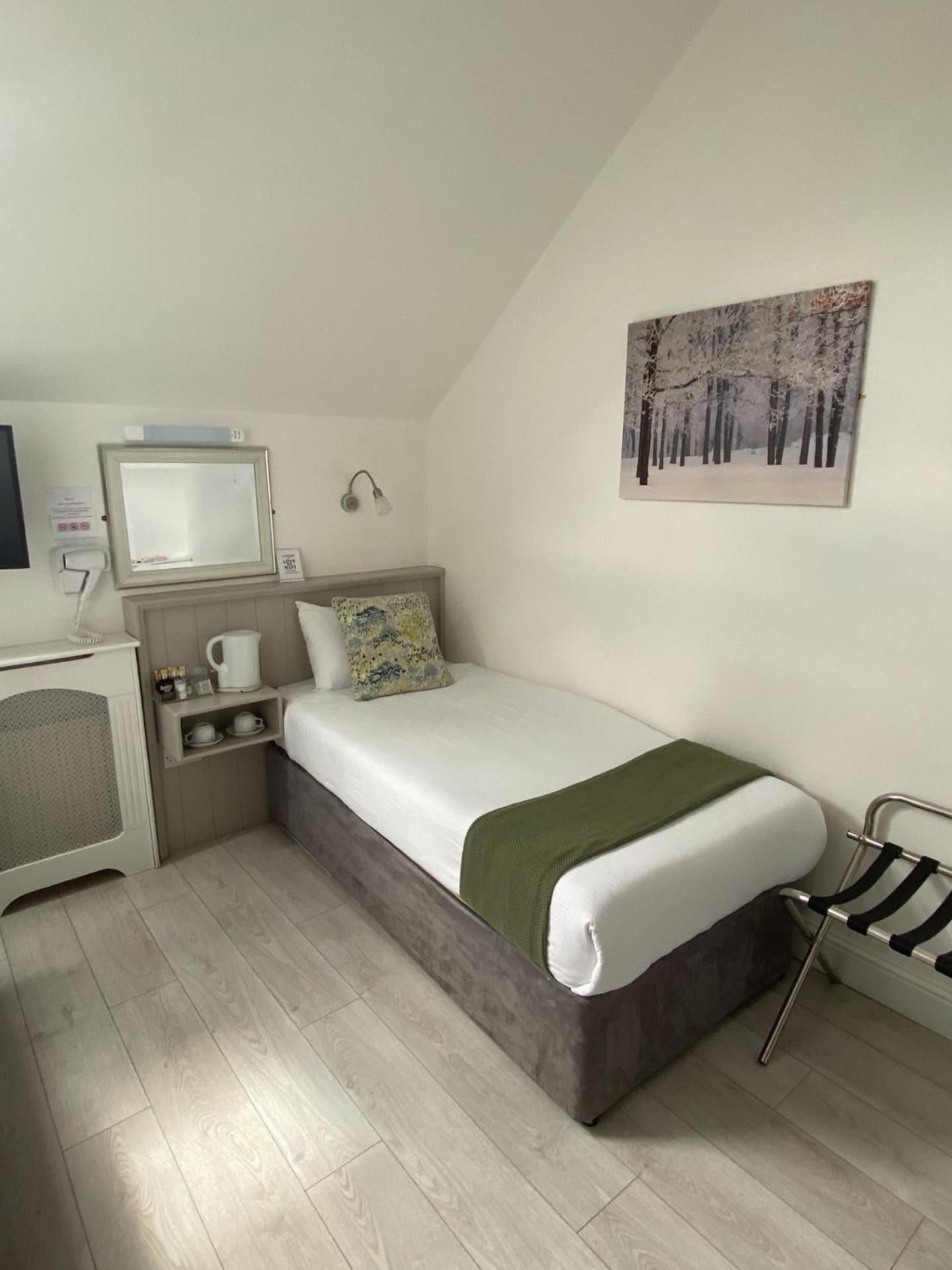 Double or Twin Room photo 2