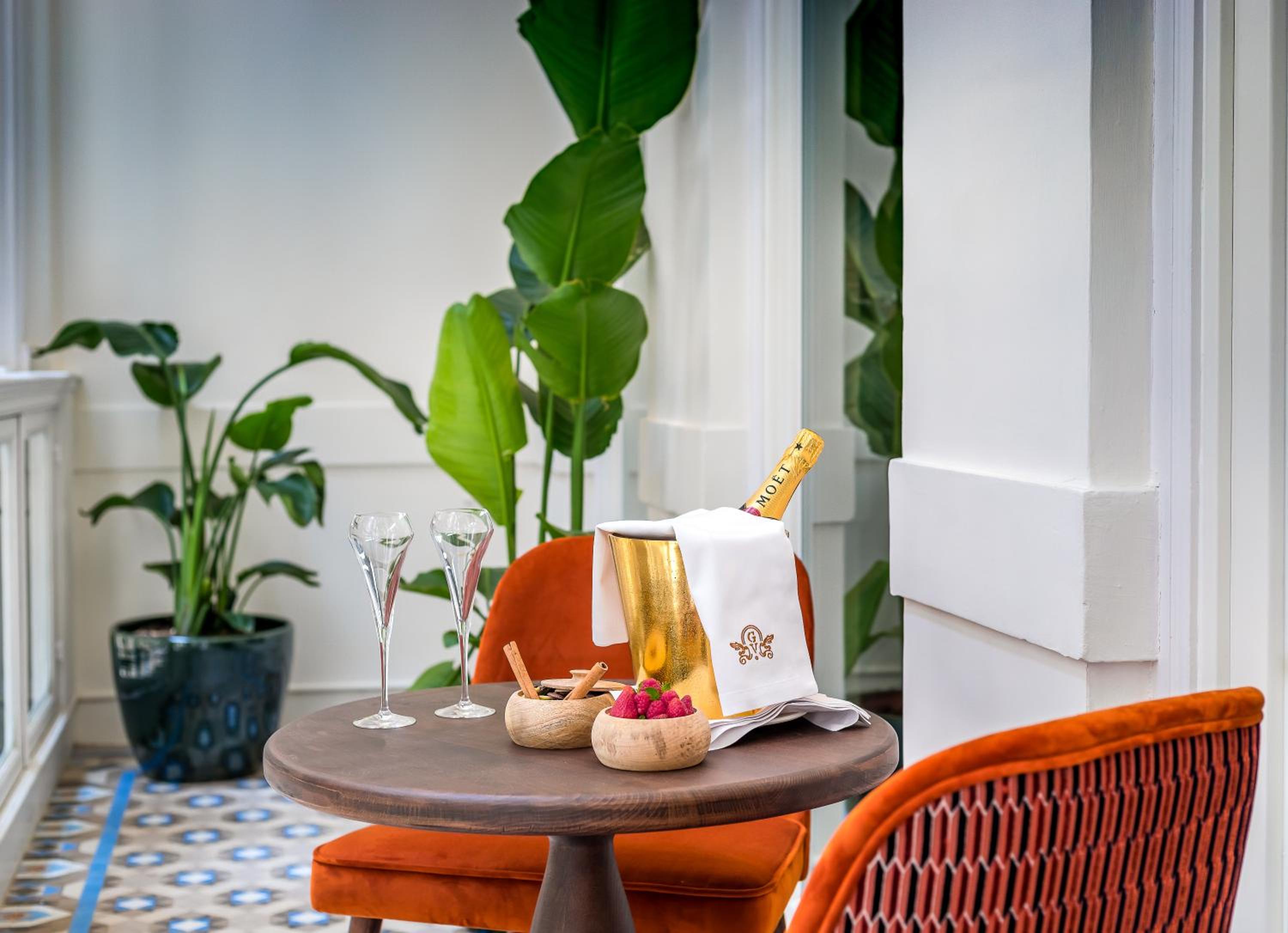 Suite familiar (2 adultos + 2 niños) Suite familiar (2 adultos + 2 niños)