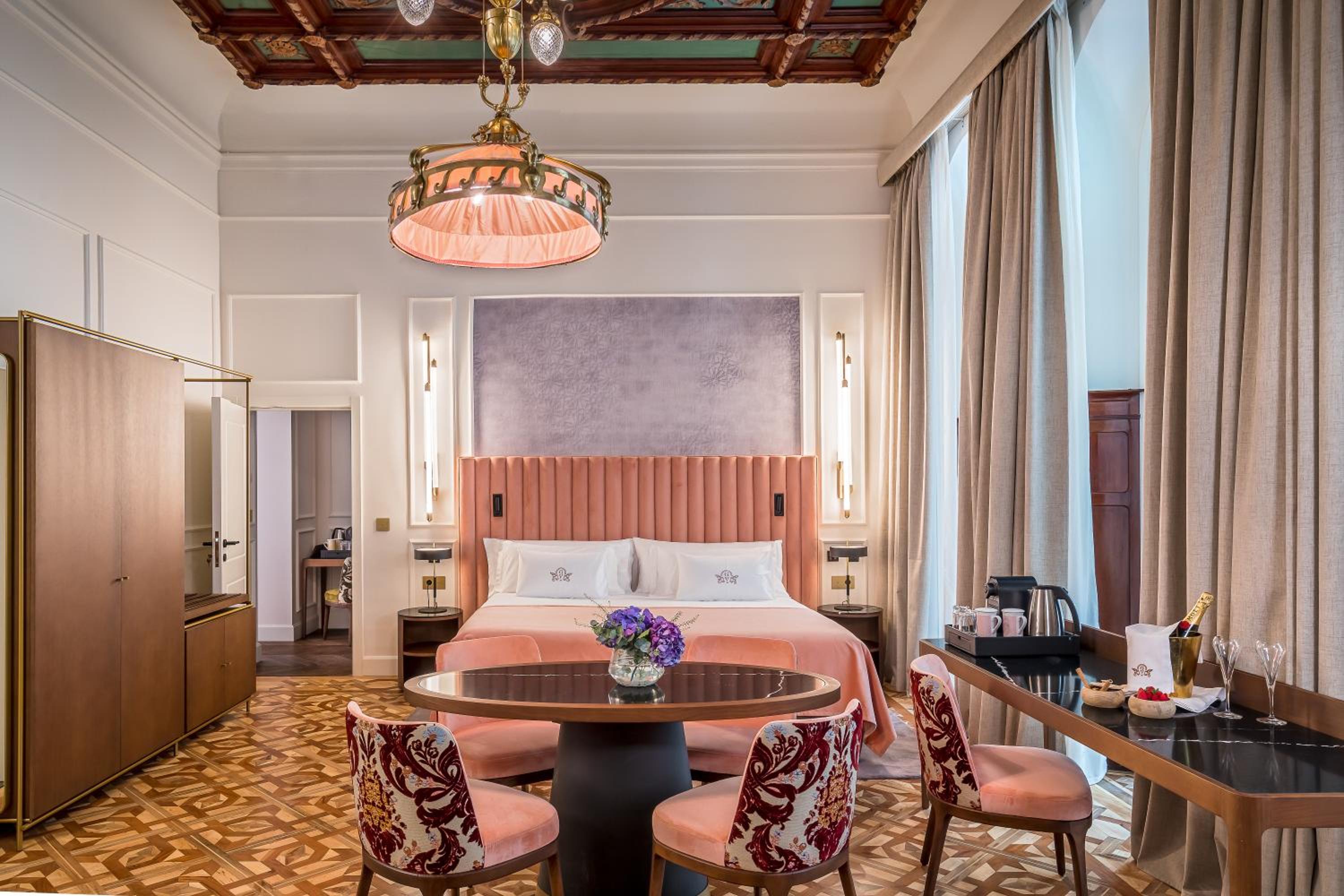 Suite familiar (2 adultos + 2 niños) Suite familiar (2 adultos + 2 niños)