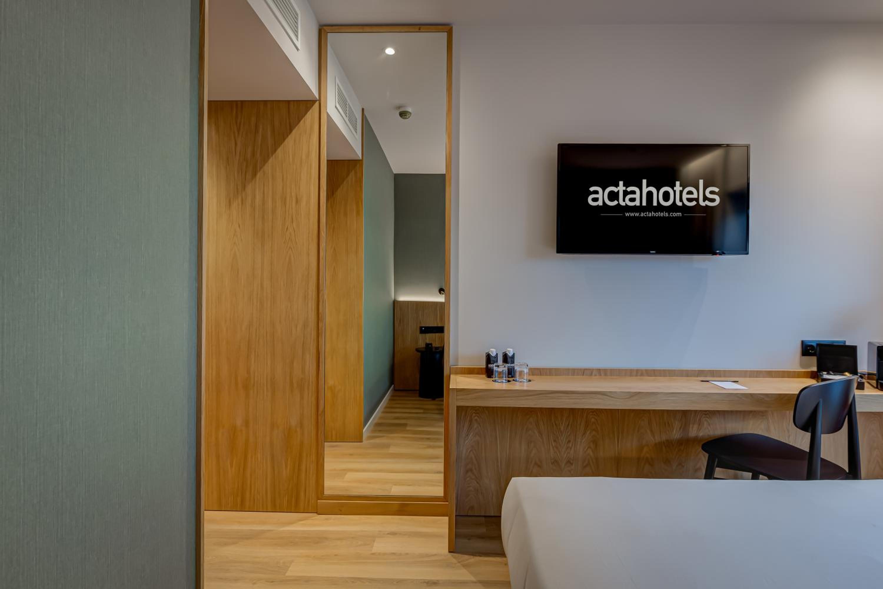 Double Room - Photo 16