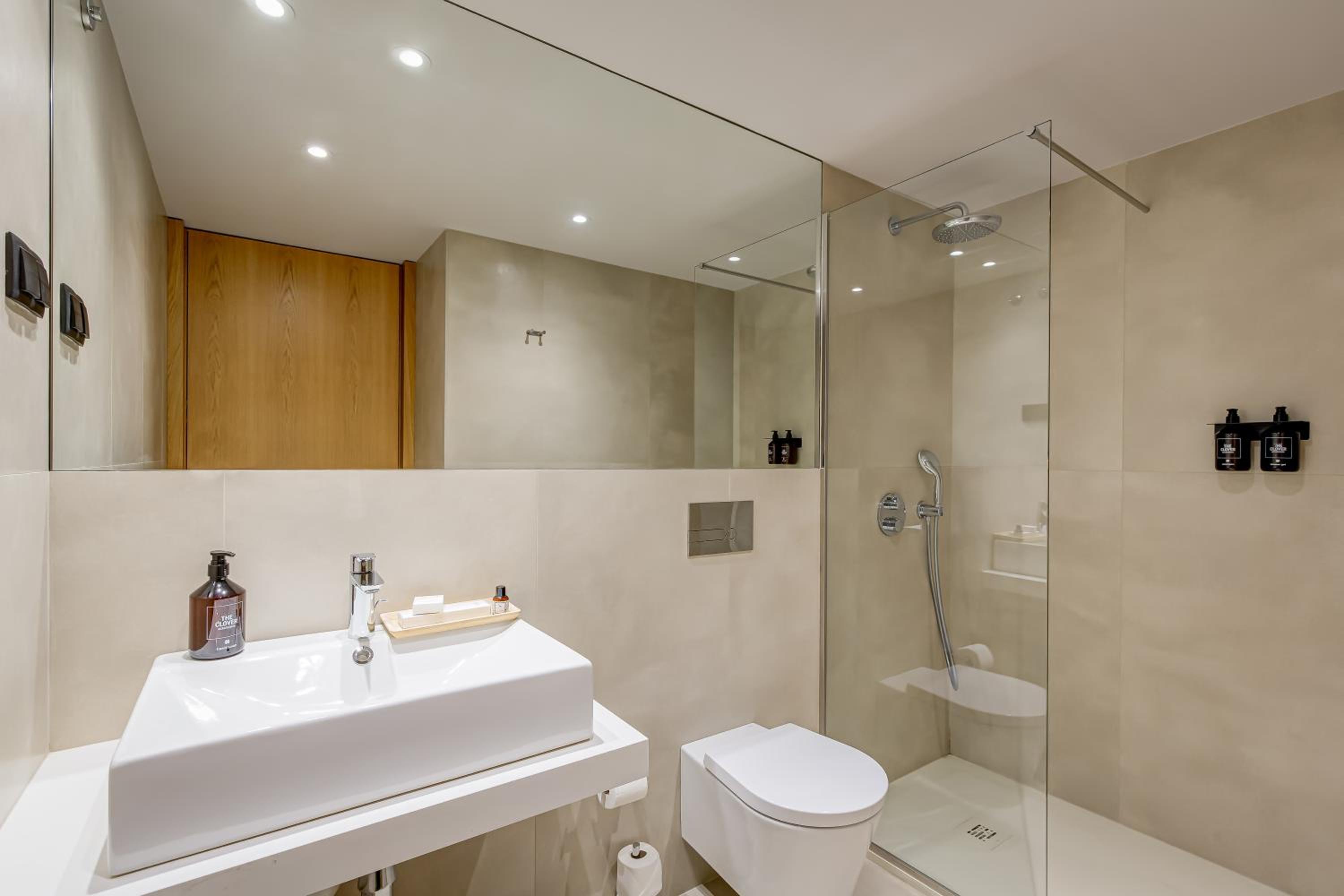 Triple Room - Photo 11