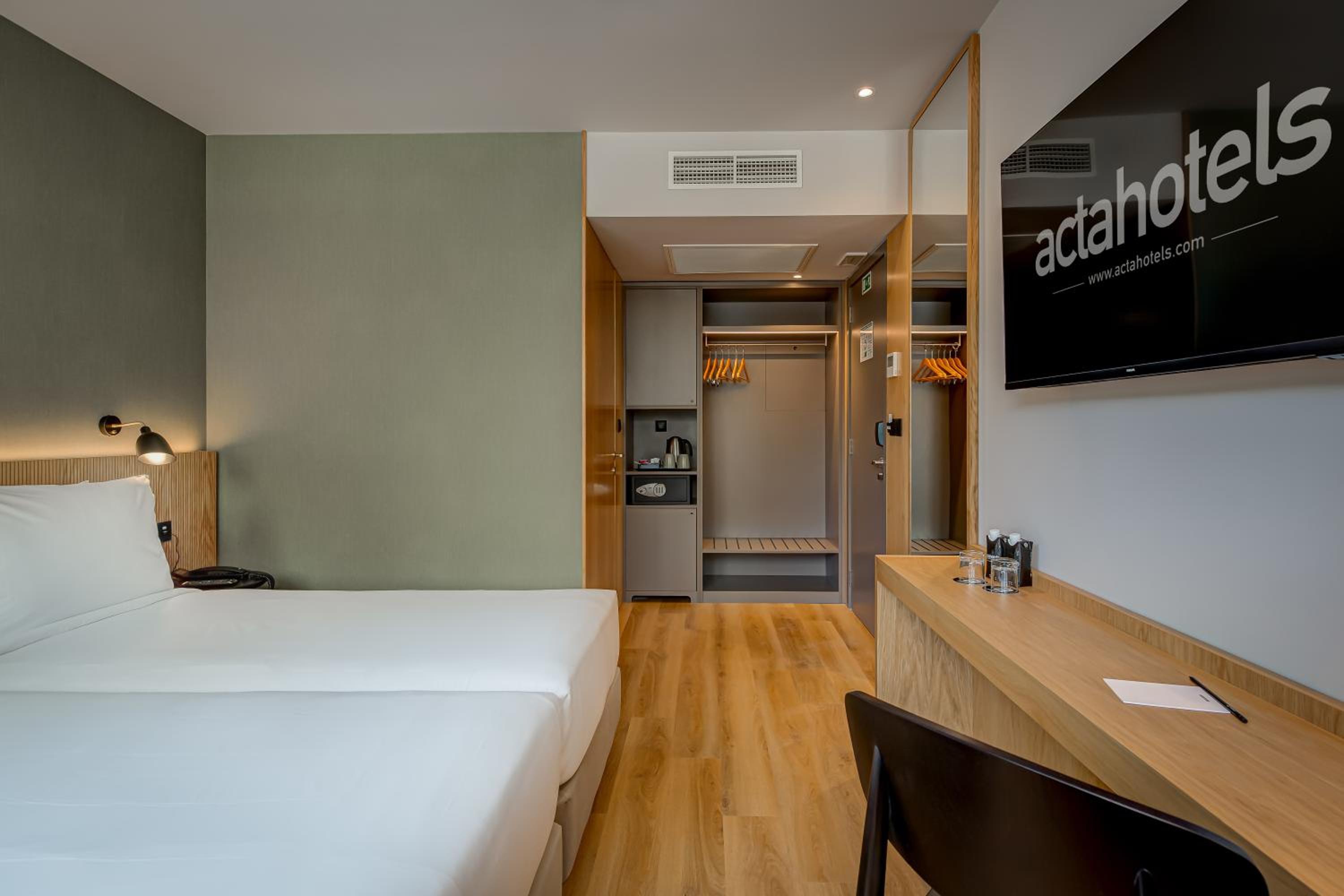 Double Room - Photo 17
