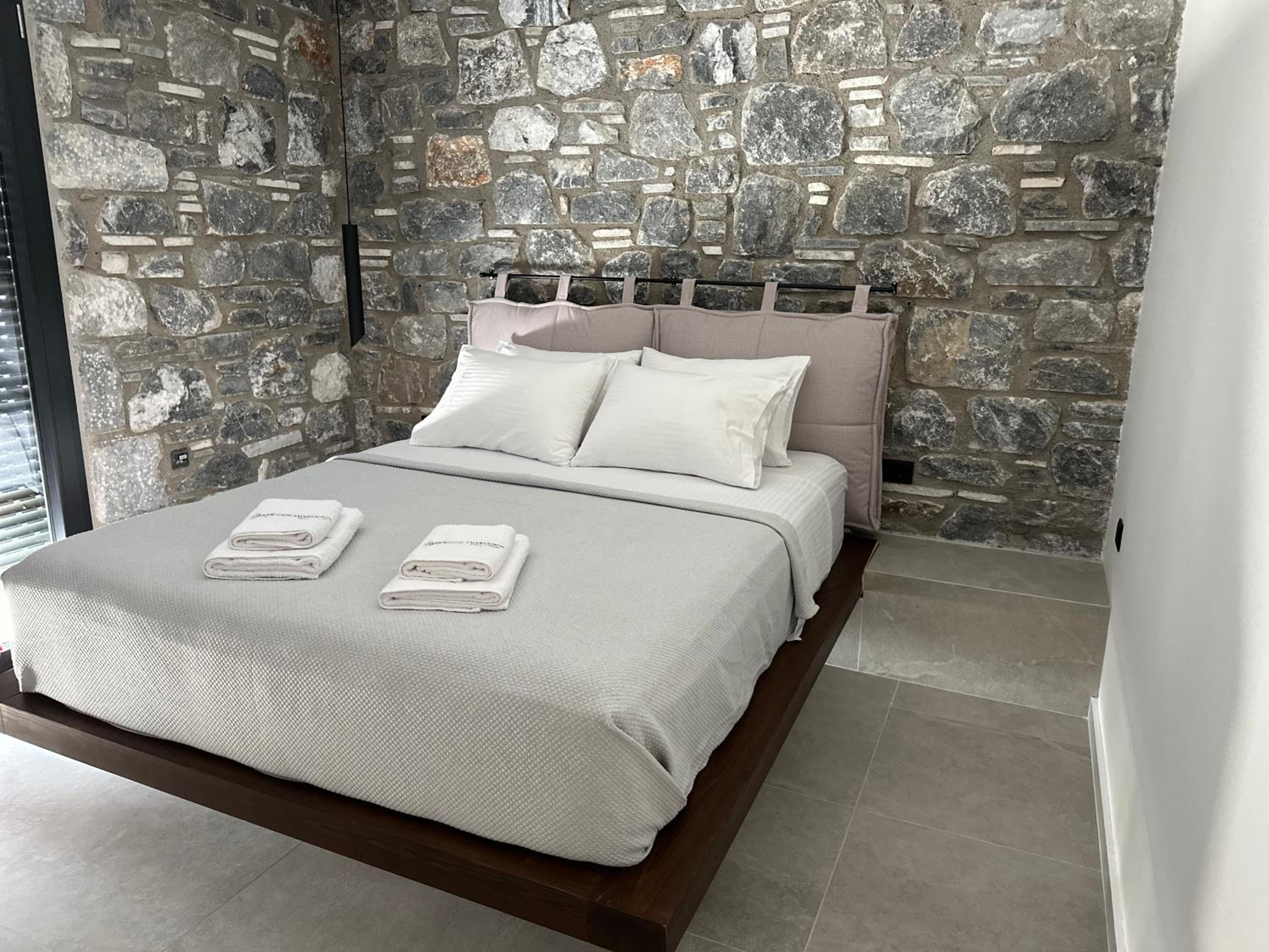 Three-Bedroom Villa photo 1