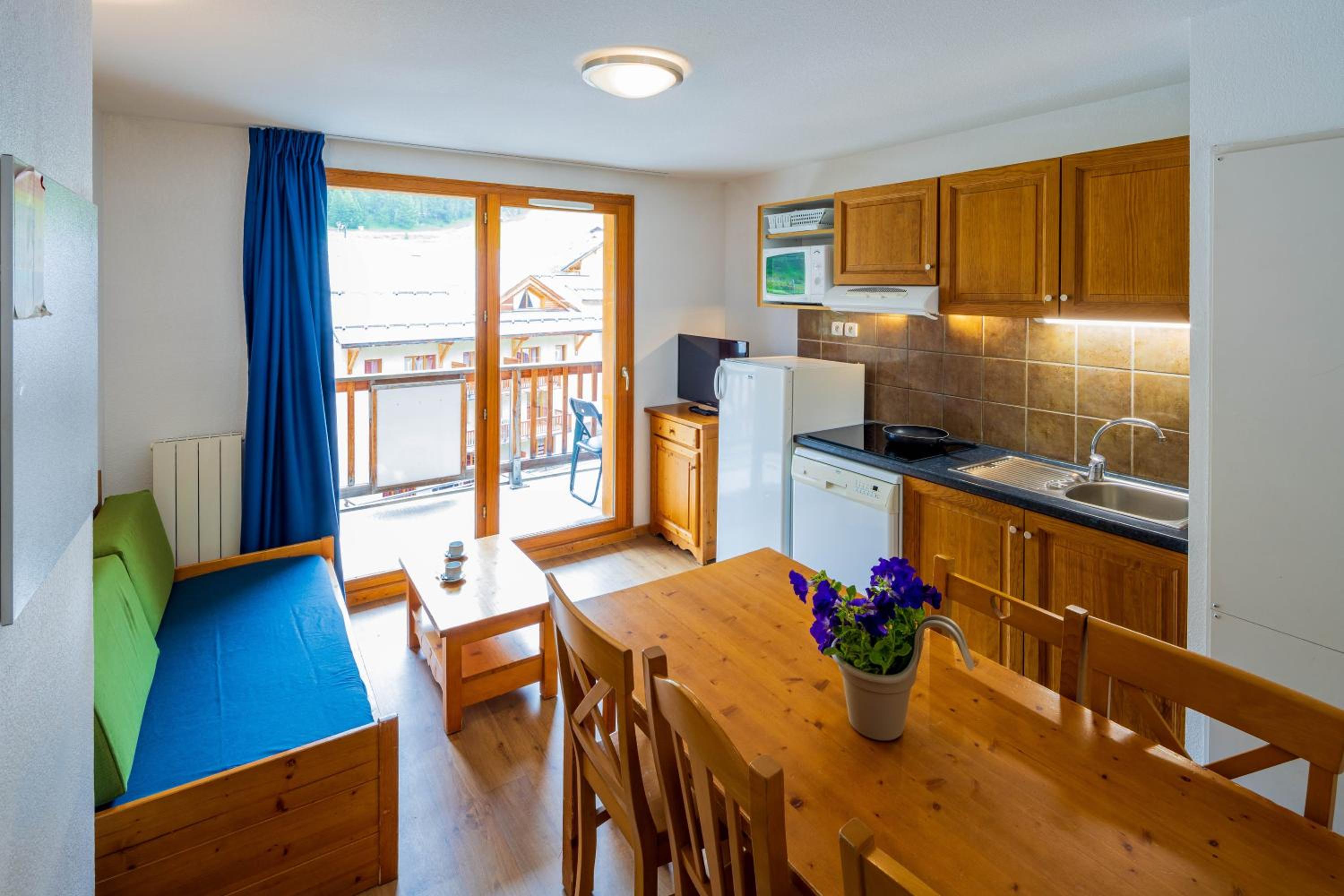 One-Bedroom Apartment (4 Adults)