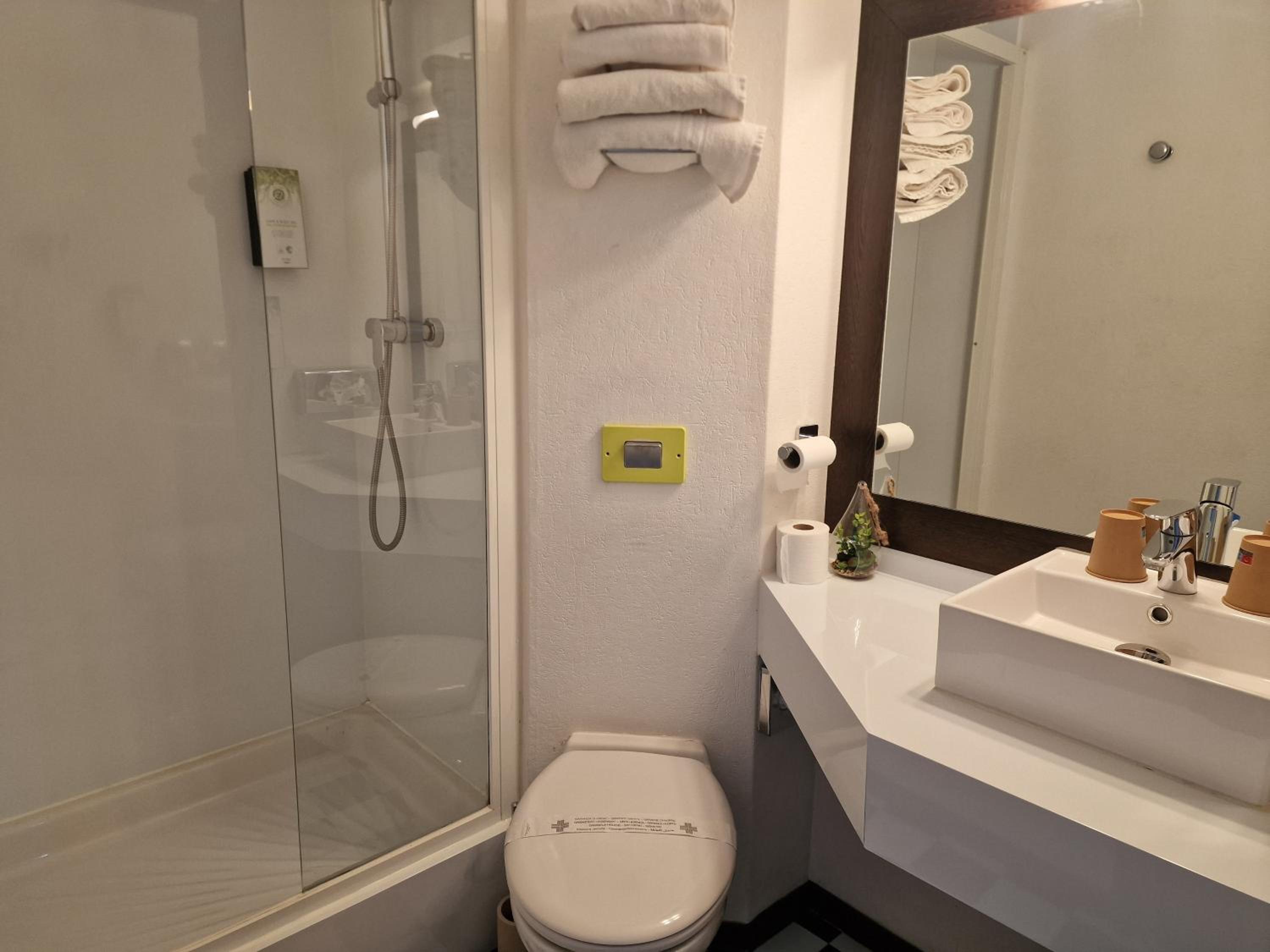 Double Room - Photo 2