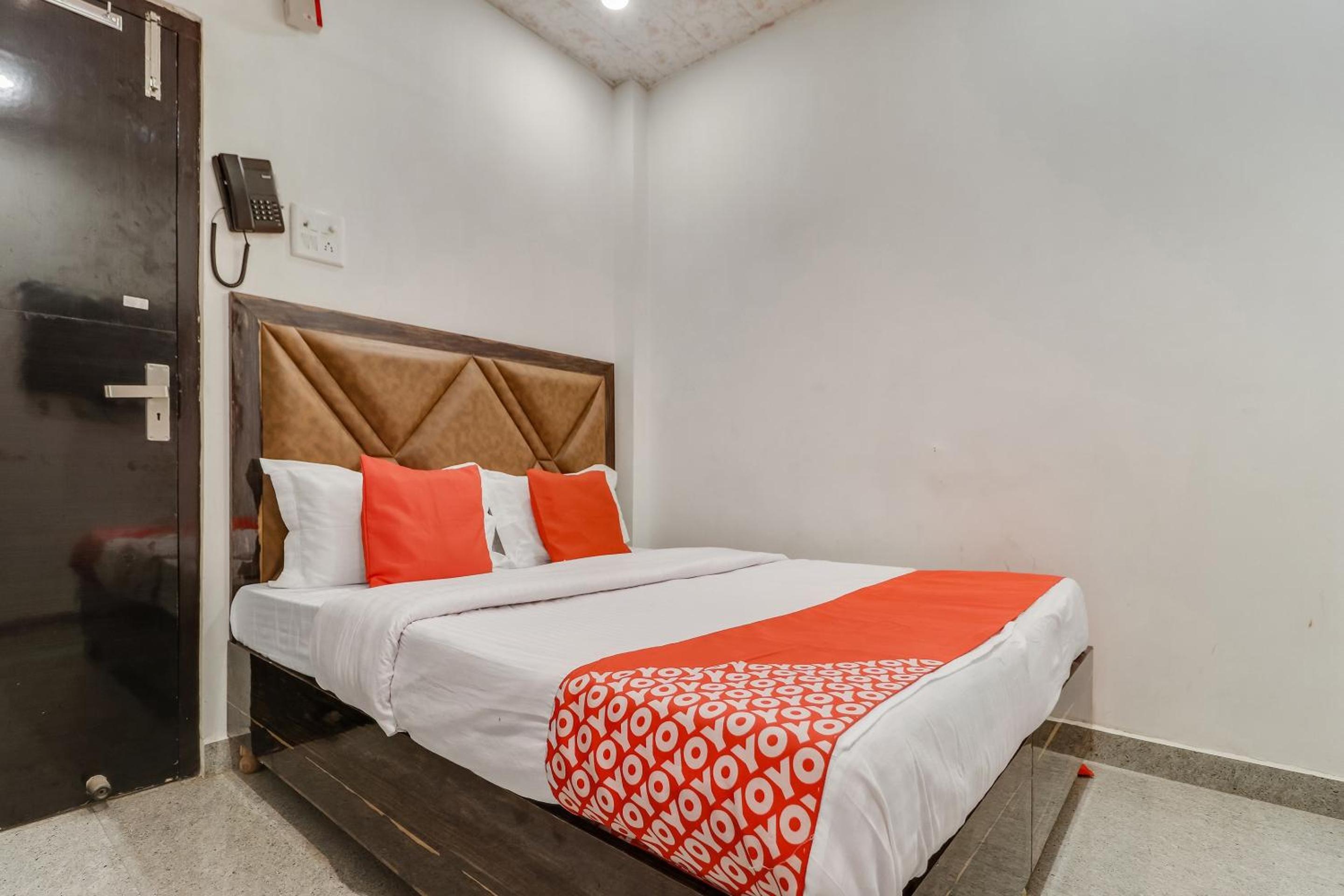 Classic Triple Room - Photo 32