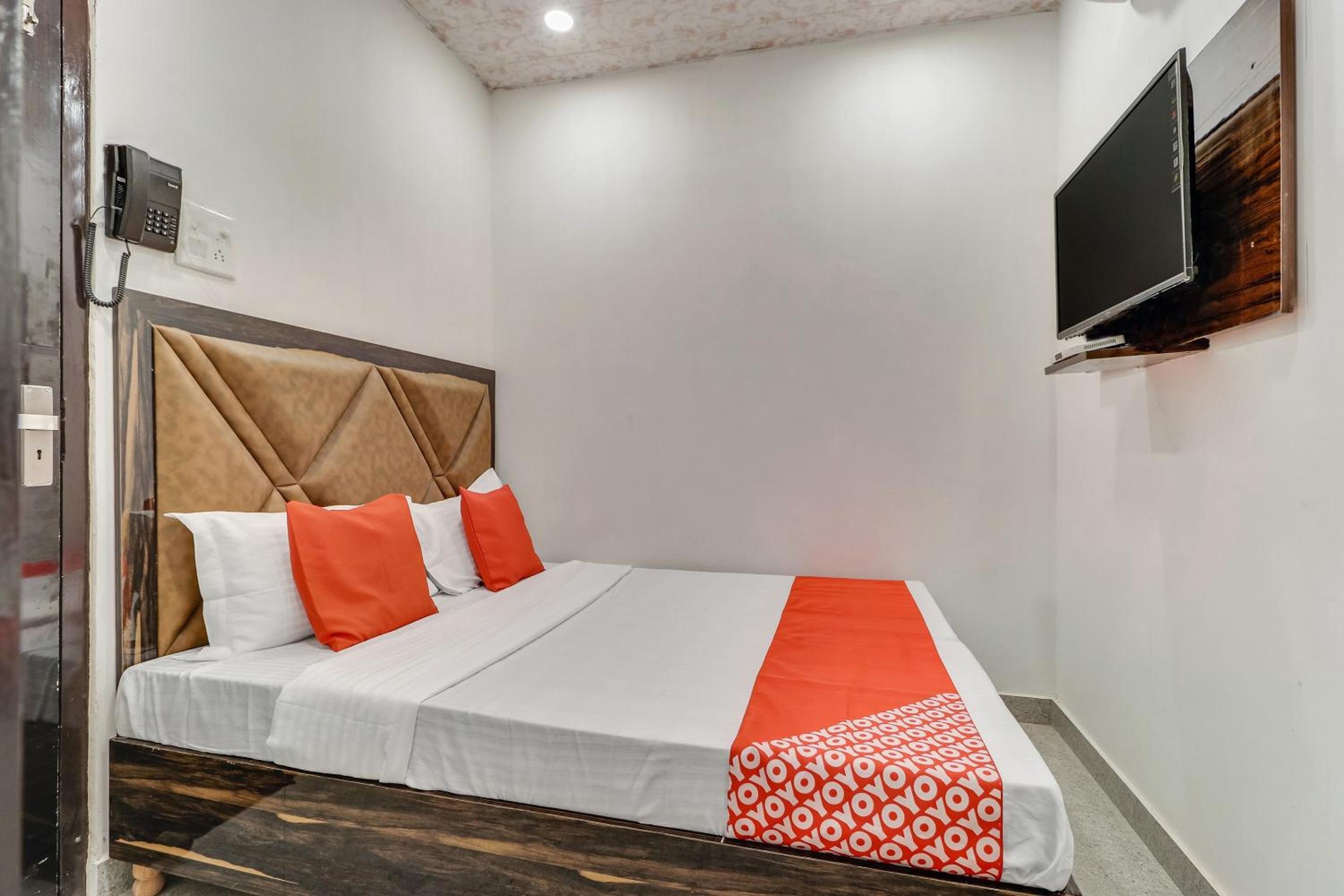 Classic Triple Room - Photo 31