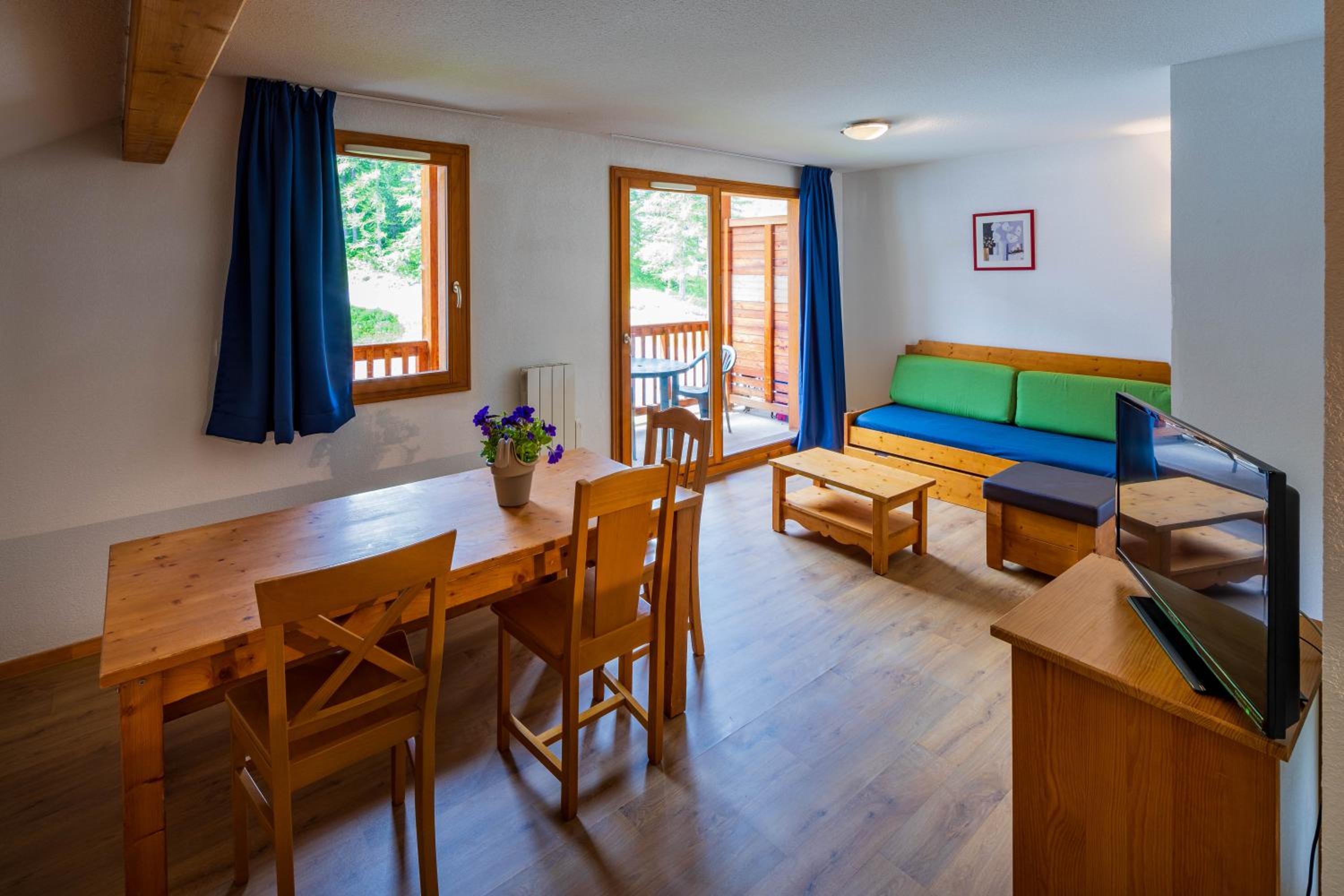 One-Bedroom Apartment (6 Adults)