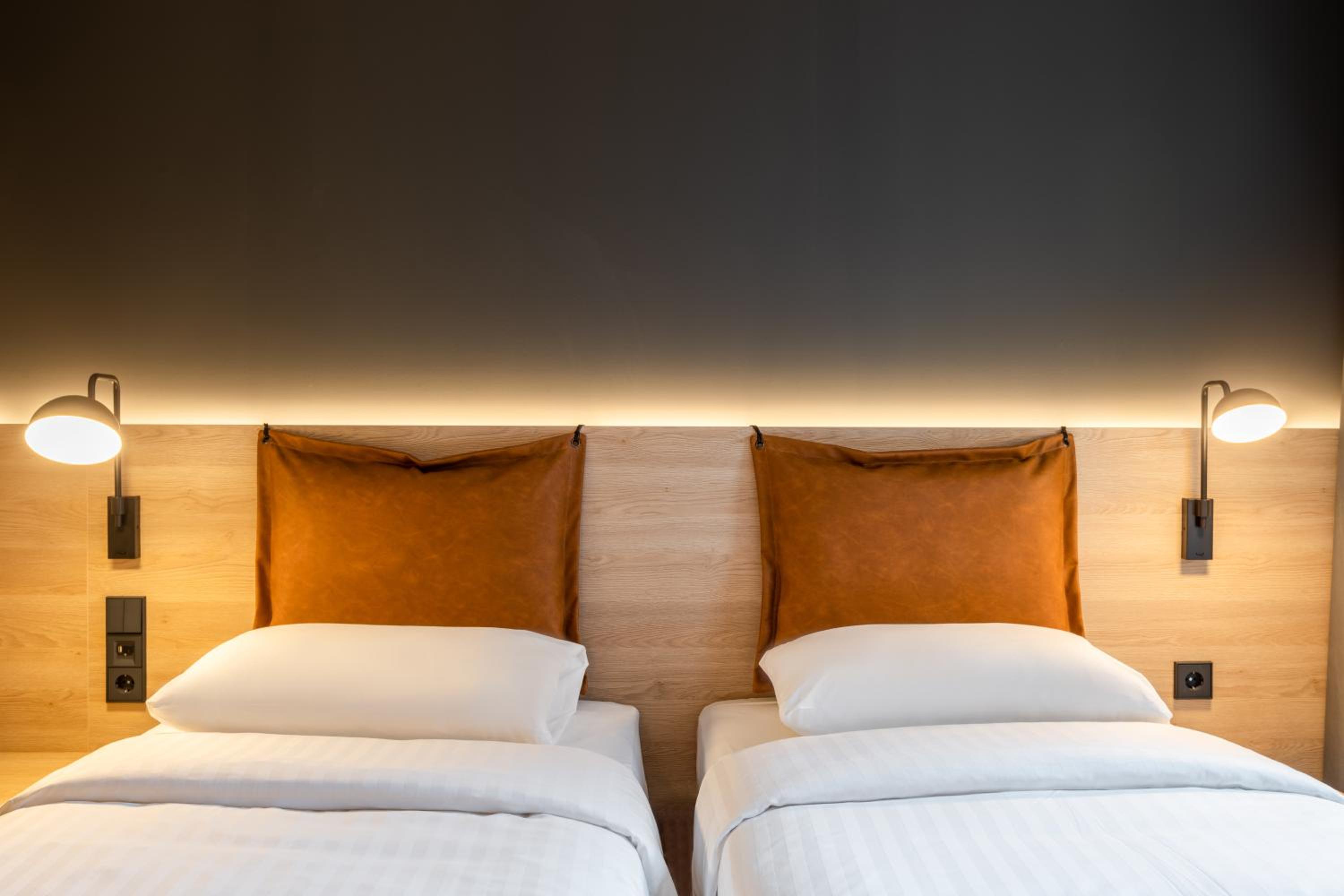Moxy Twin Sleeper, Guest room, 2 Twin/Single Bed(s) - Photo 6