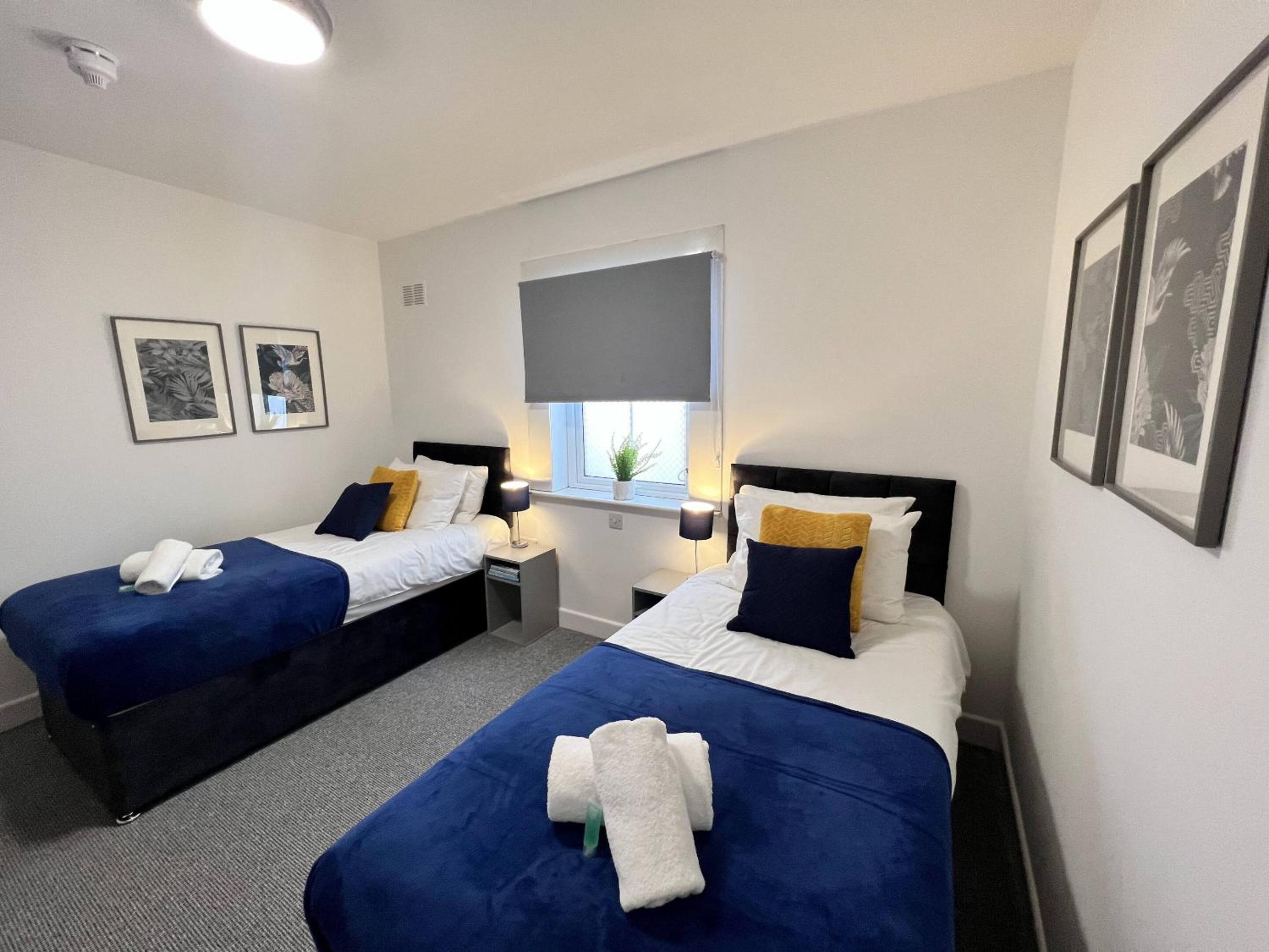 Standard Twin Room - Photo 3