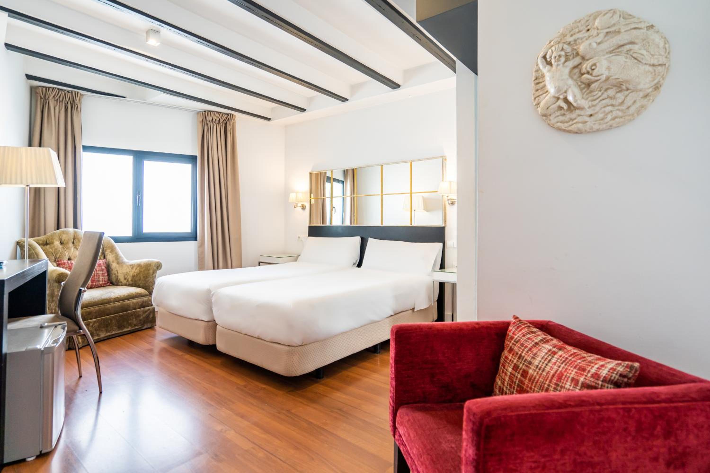 Twin Room - Photo 7