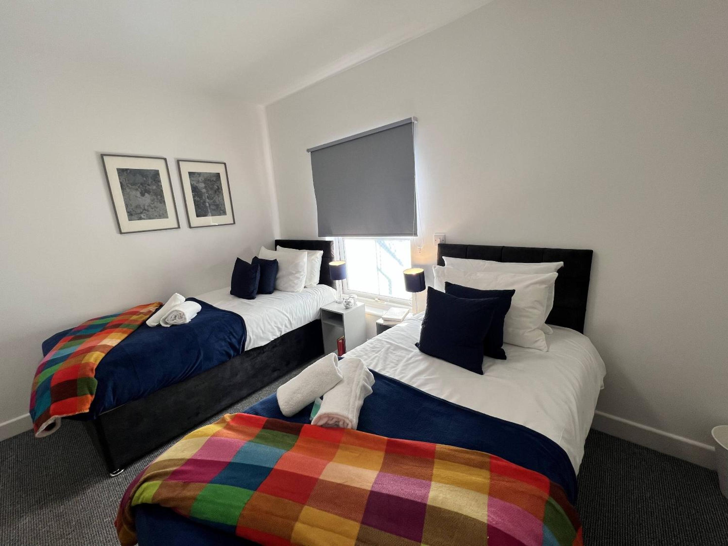Double Room with Private Bathroom - Photo 8