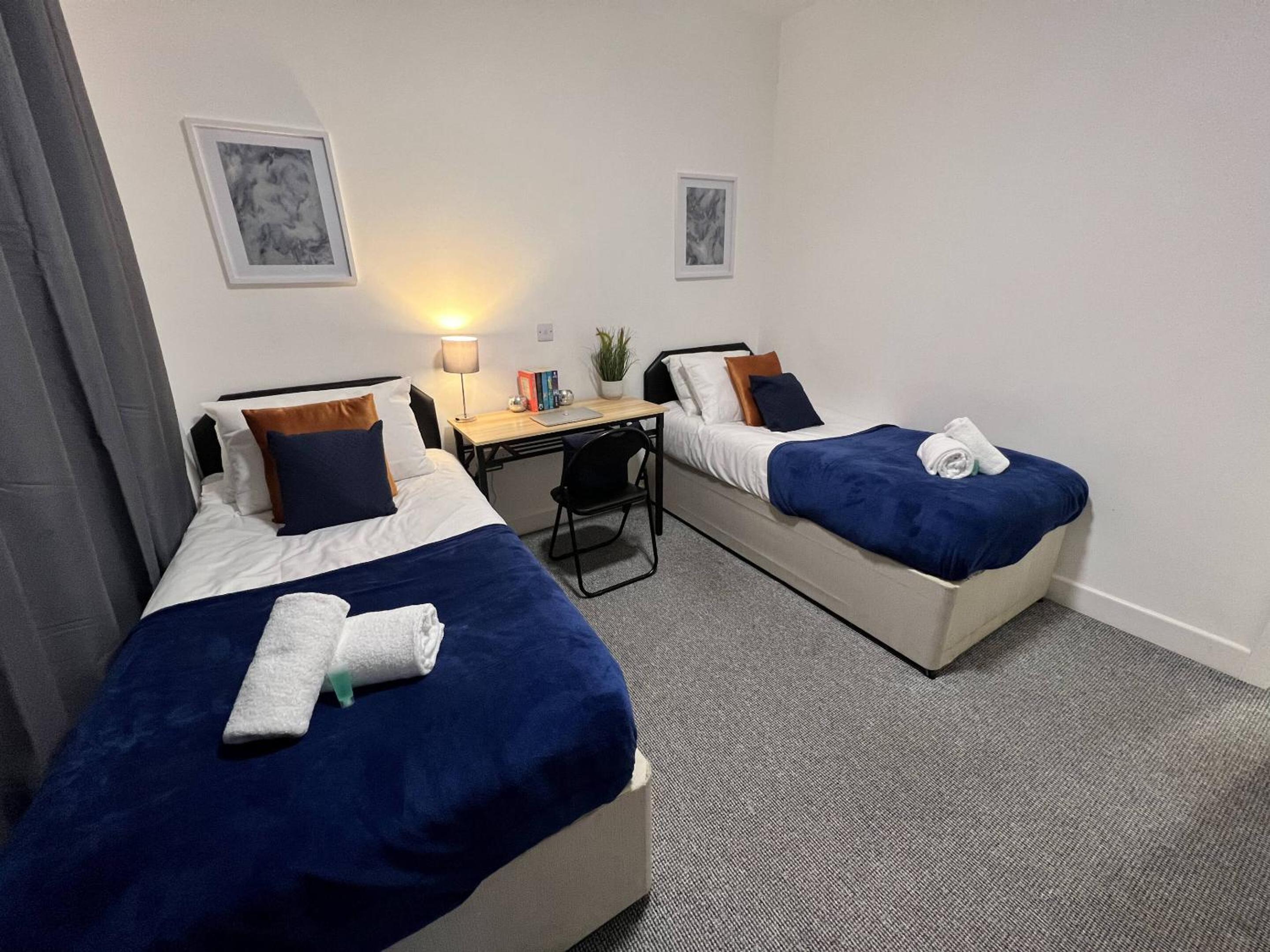 Standard Twin Room - Photo 6