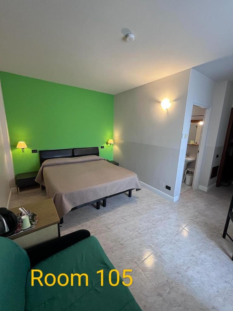 Large Double or Twin Room photo 2
