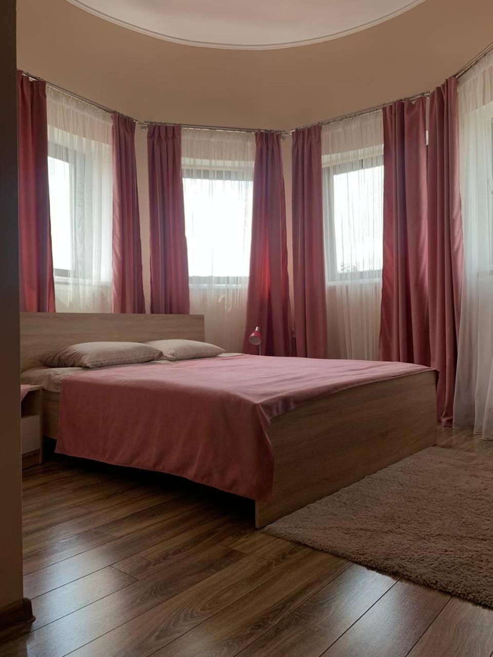 Large Double Room photo 2