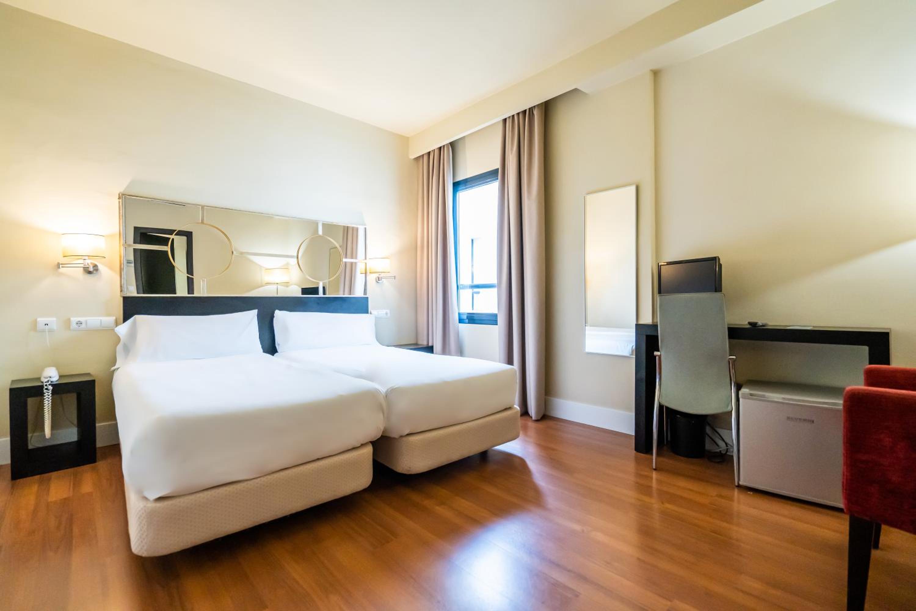 Twin Room - Photo 10