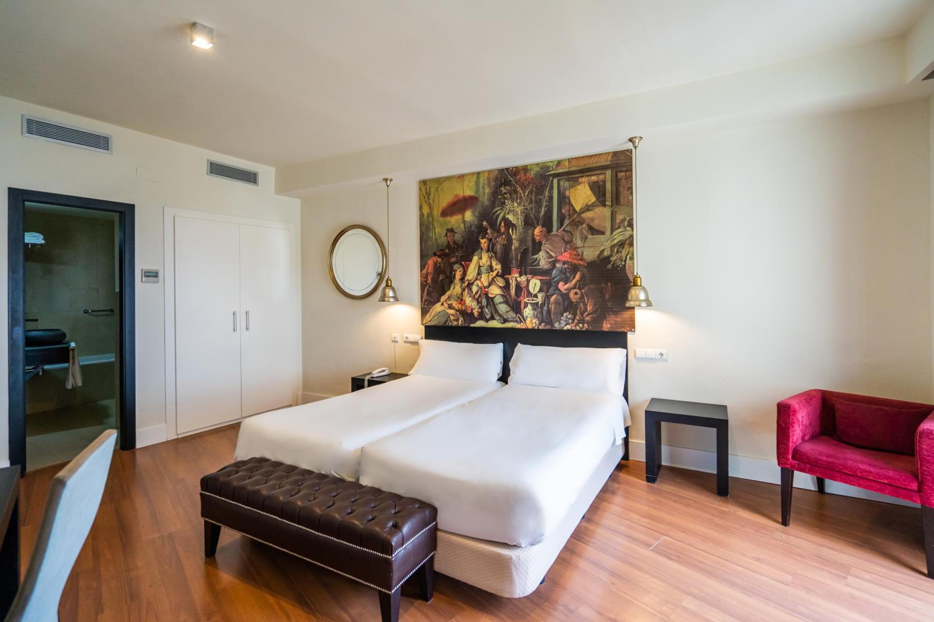 Twin Room - Photo 11