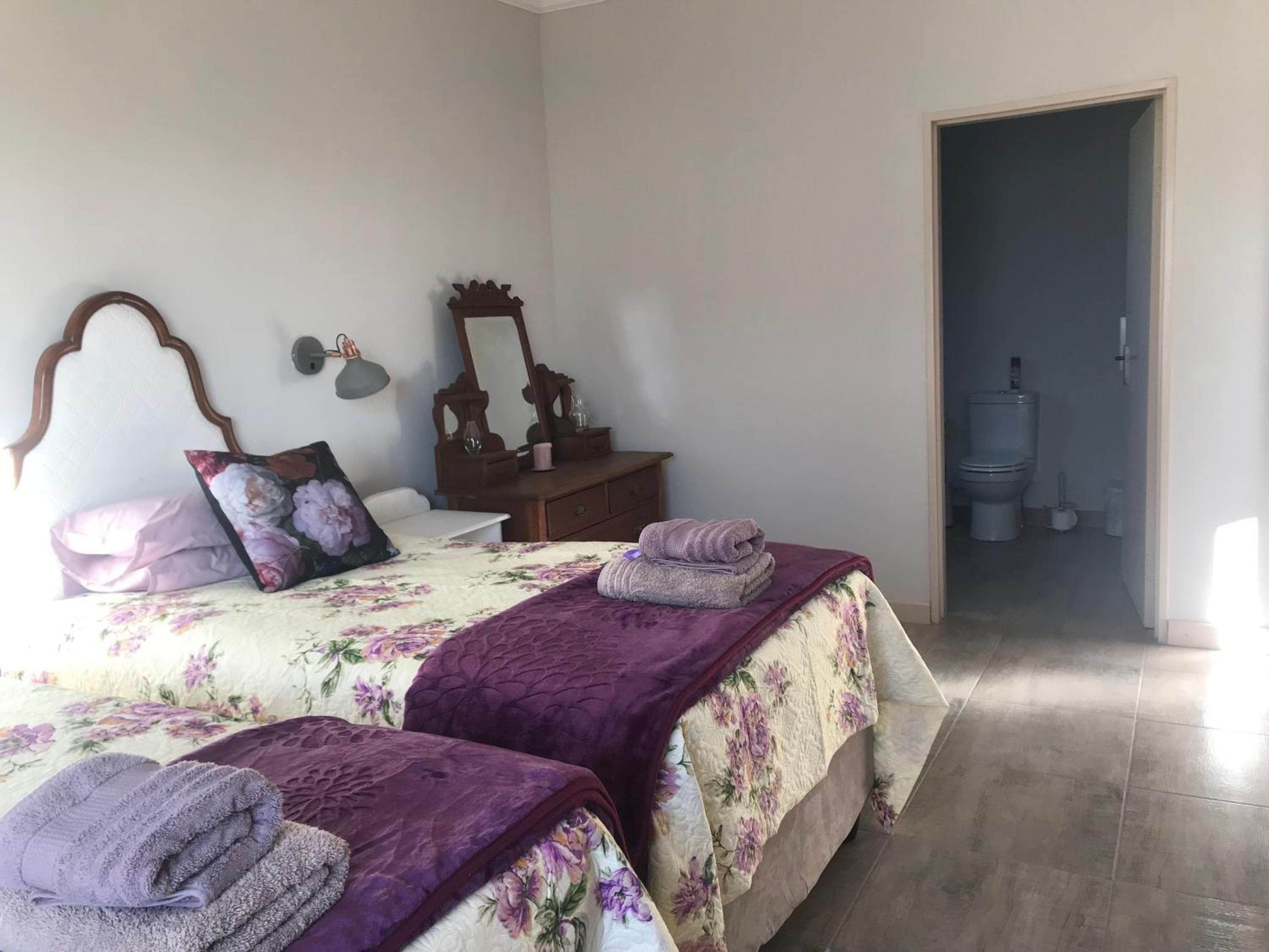 Two-Bedroom House - Photo 16