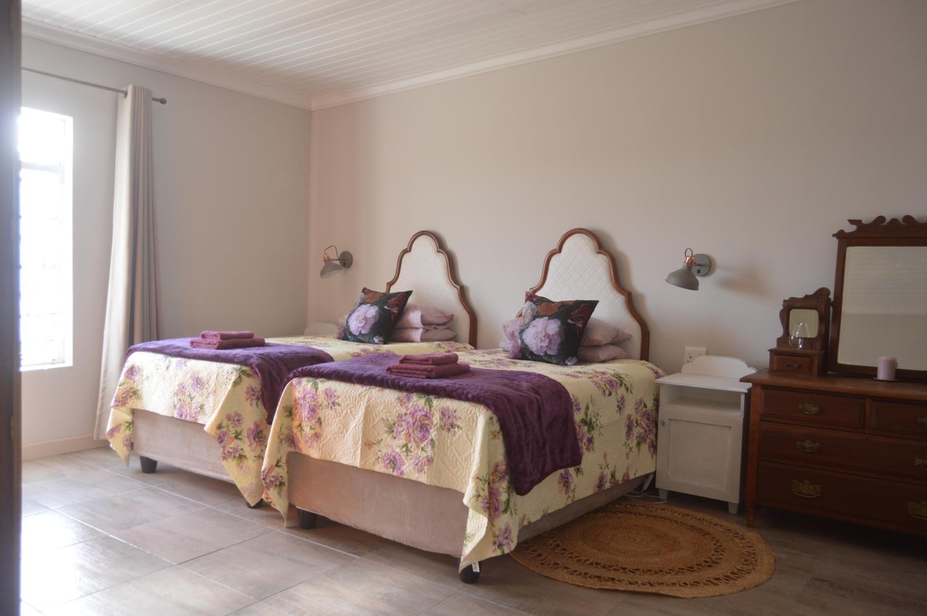 Two-Bedroom House - Photo 6