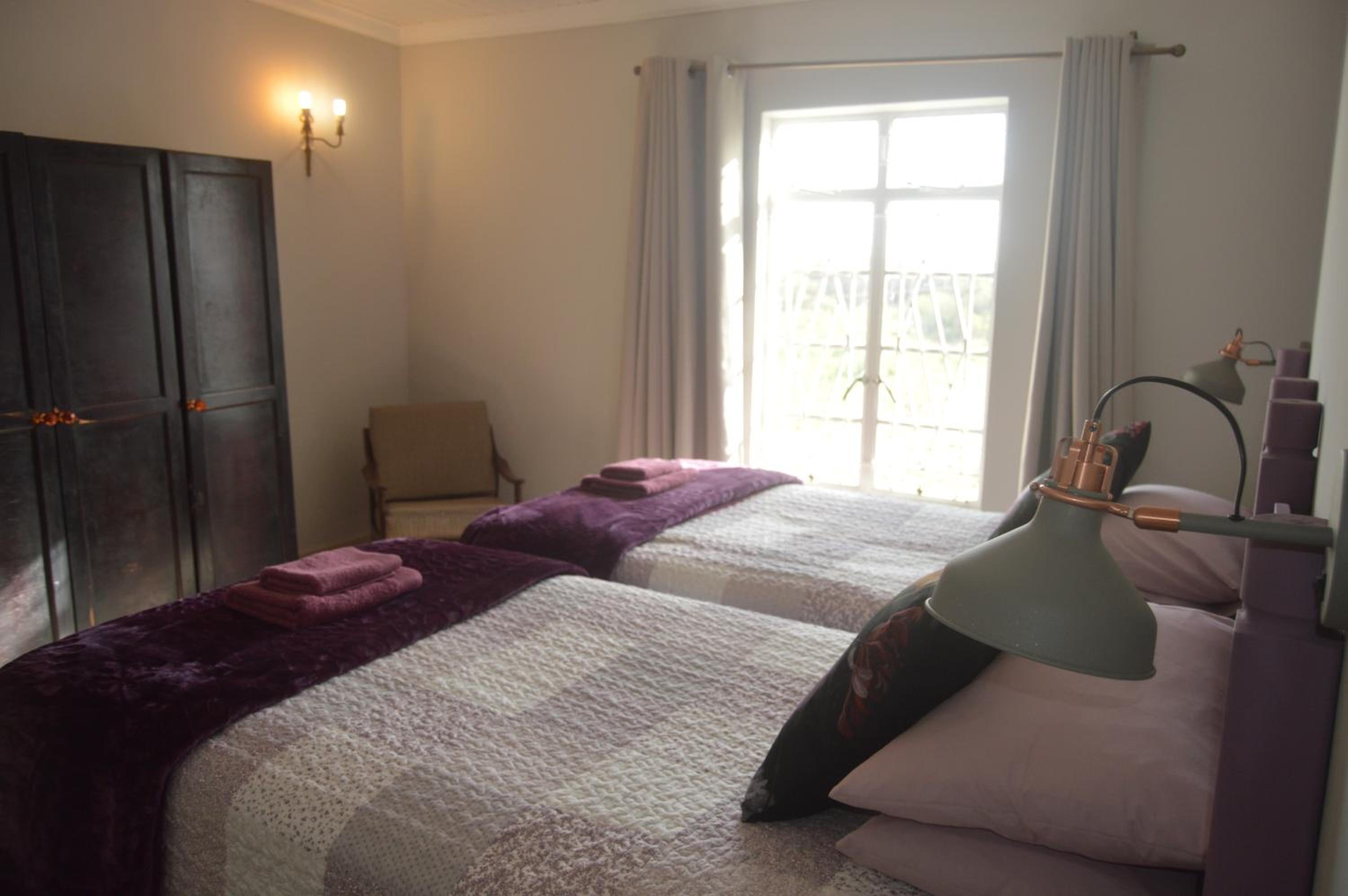 Two-Bedroom House - Photo 1