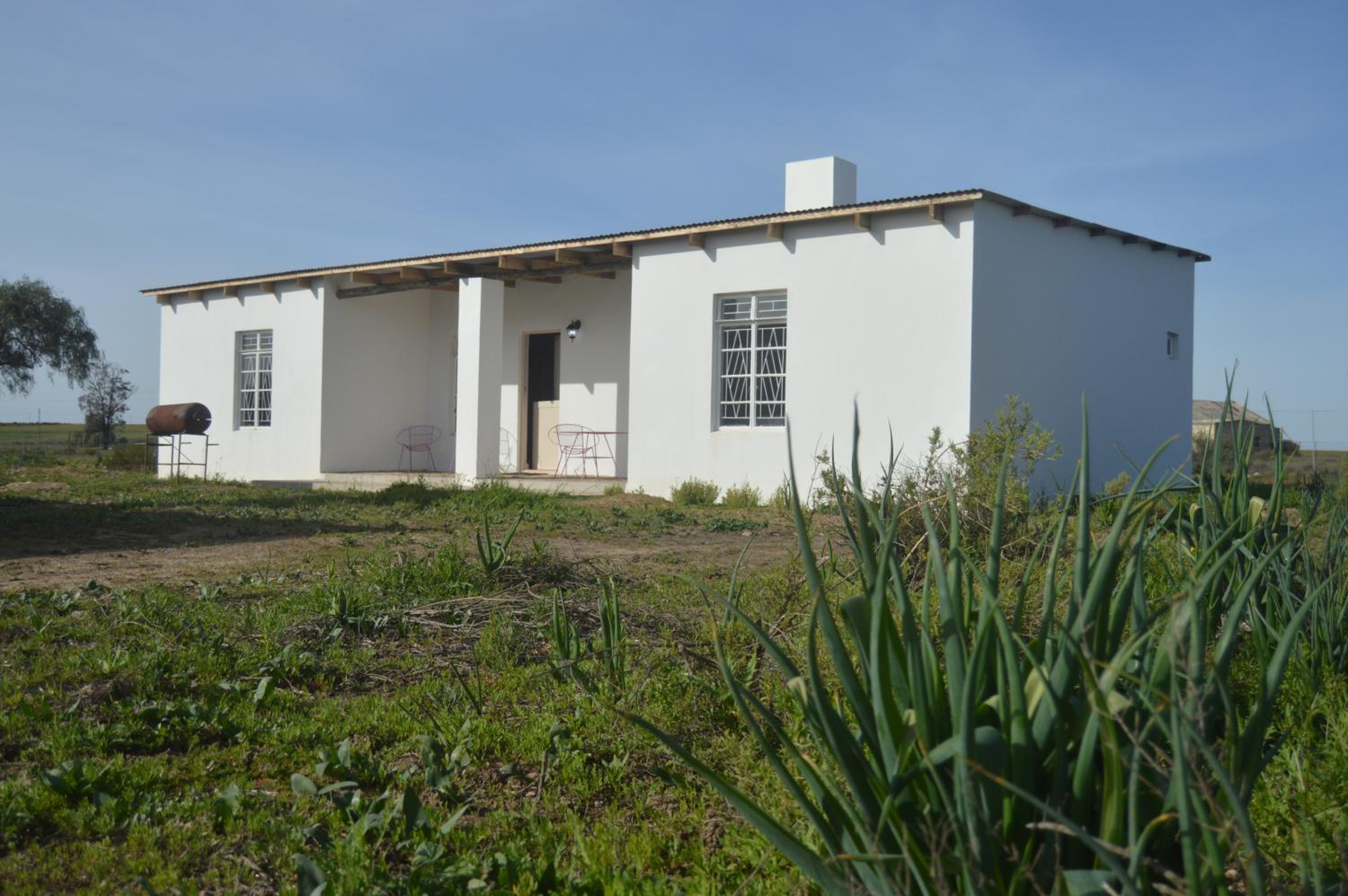 Two-Bedroom House - Photo 17