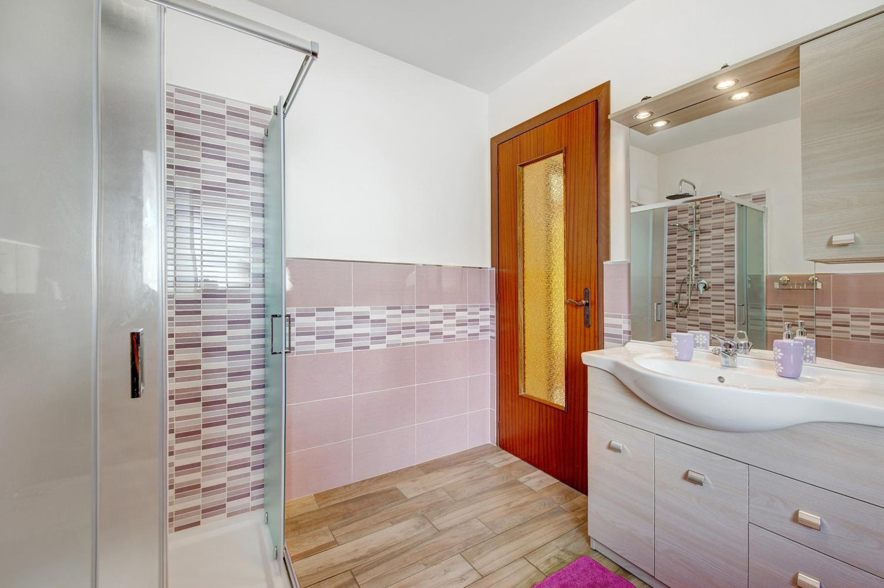 Superior One-Bedroom Apartment with Balcony - Photo 12