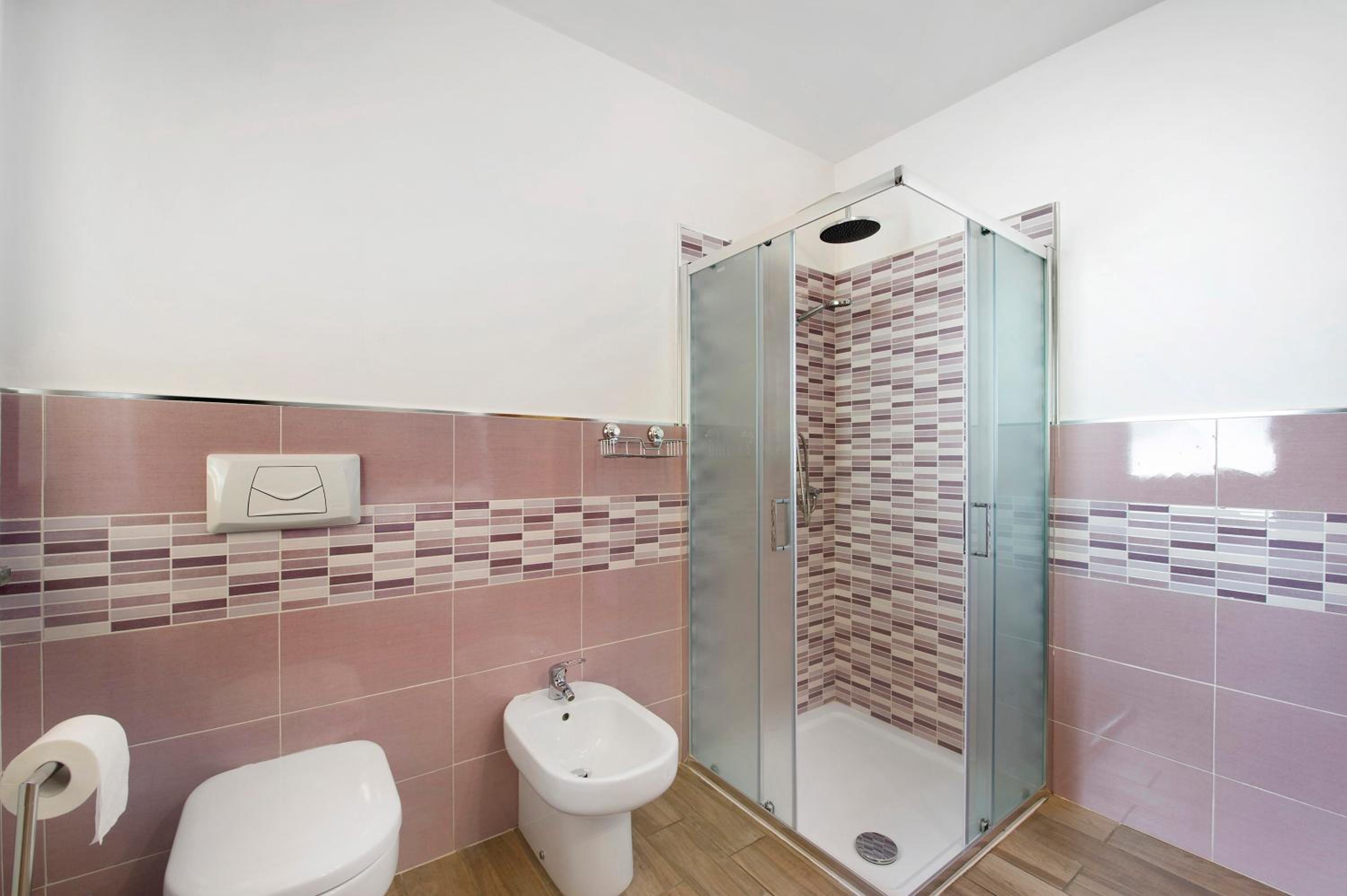 Superior One-Bedroom Apartment with Balcony - Photo 11