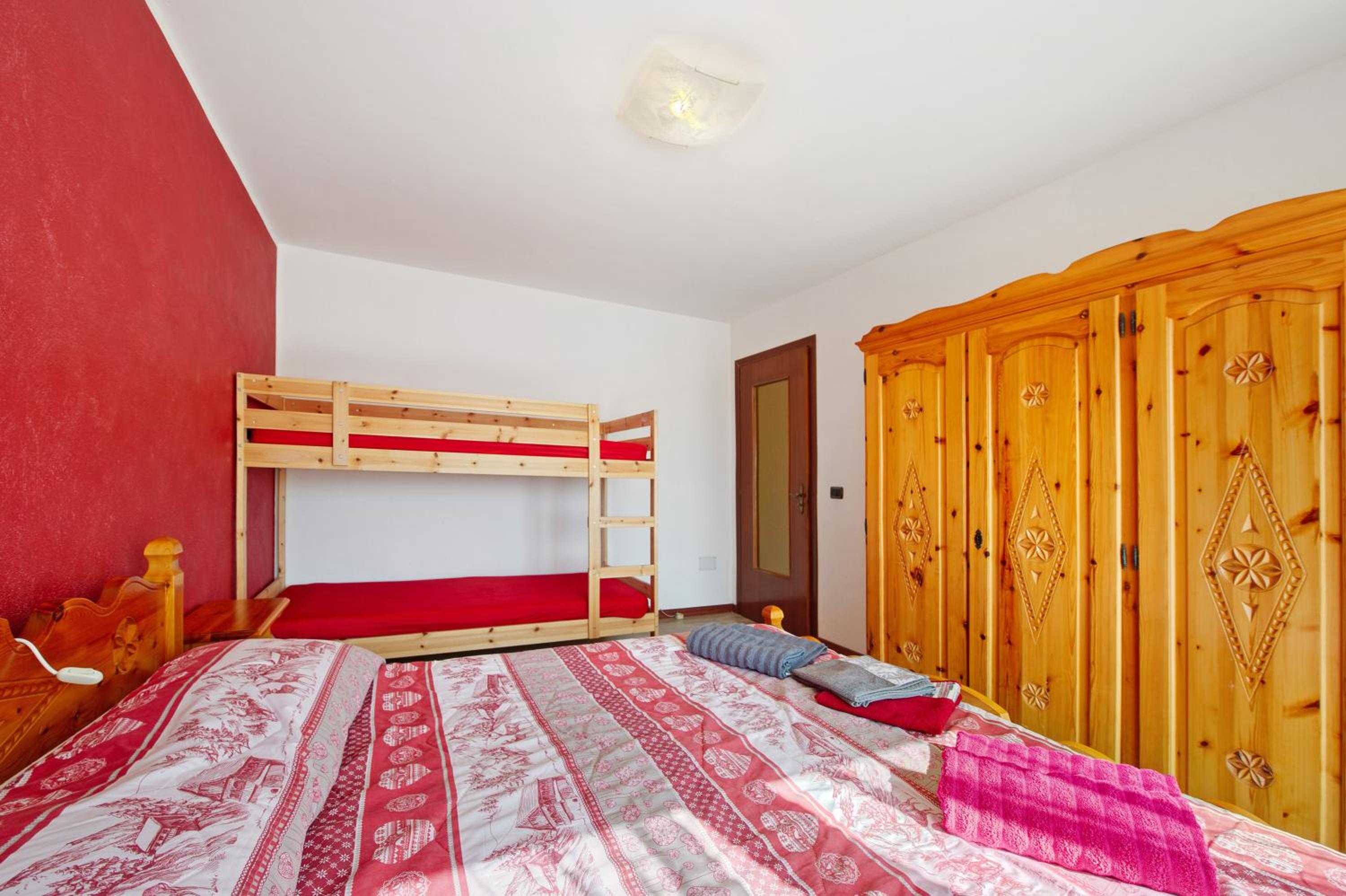 Superior One-Bedroom Apartment with Balcony - Photo 9