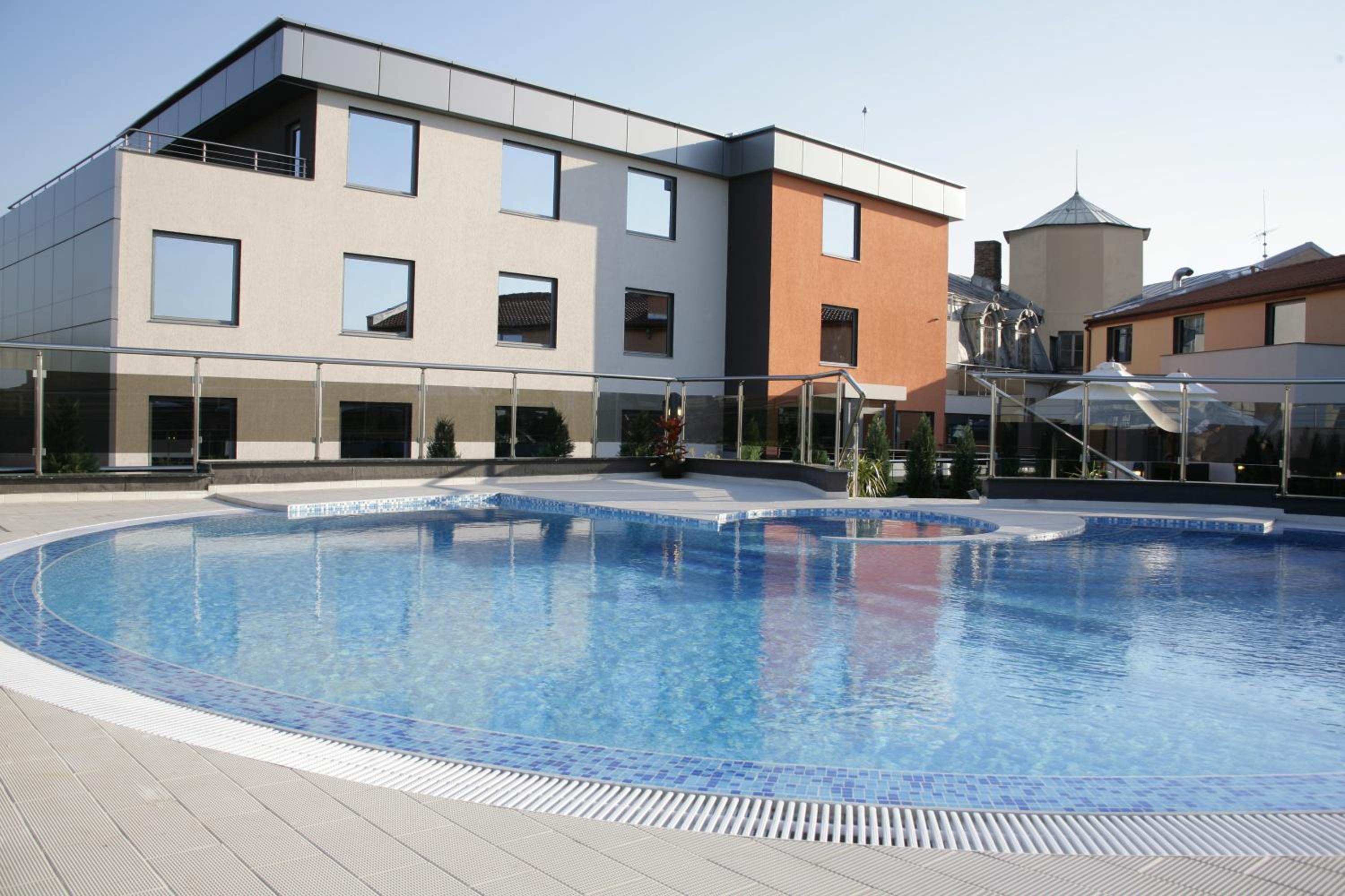Deluxe Double or Twin Room - Free Pool & Gym photo 3